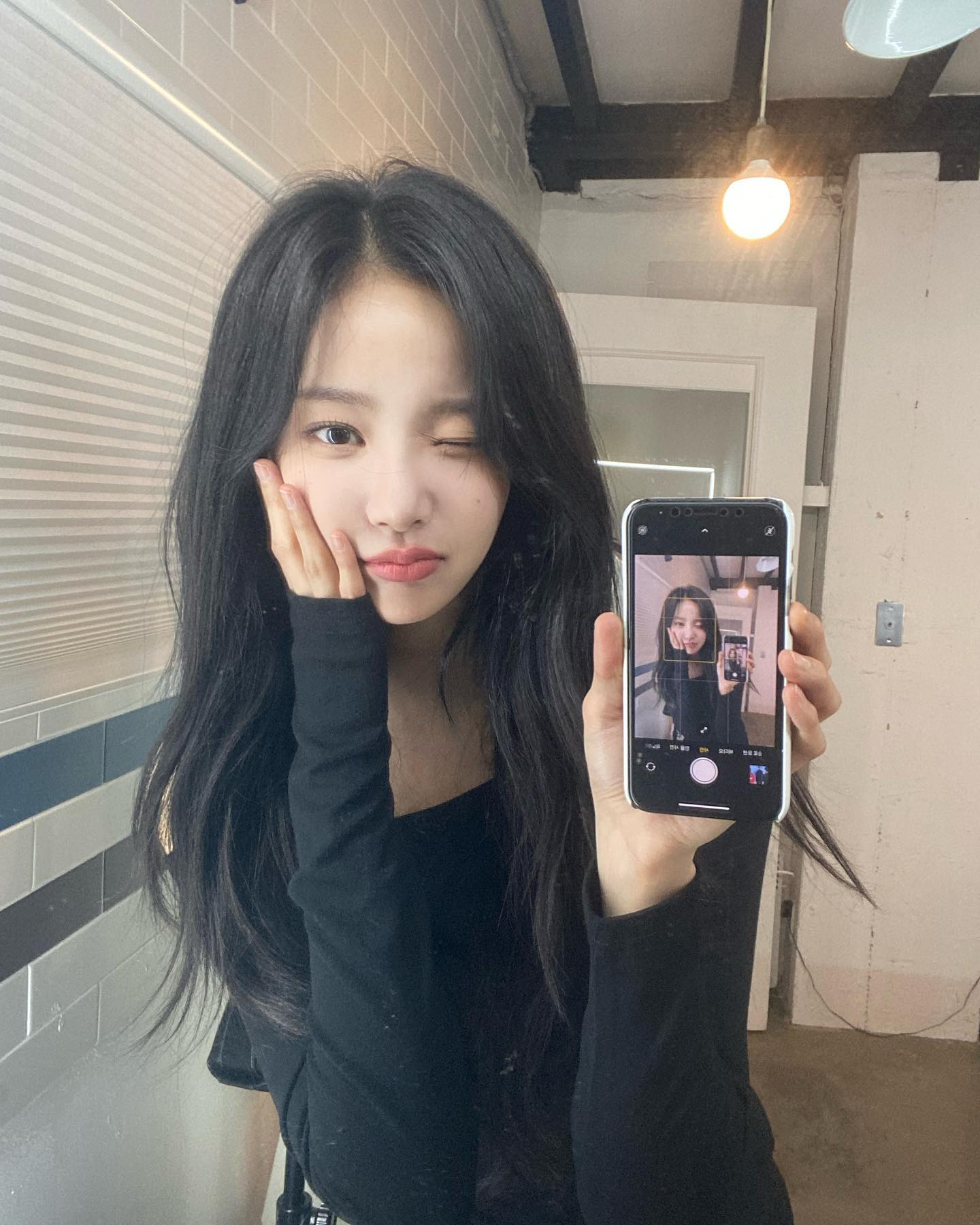 웨이브펌으로 여신머리 완성해🖤 이미지"