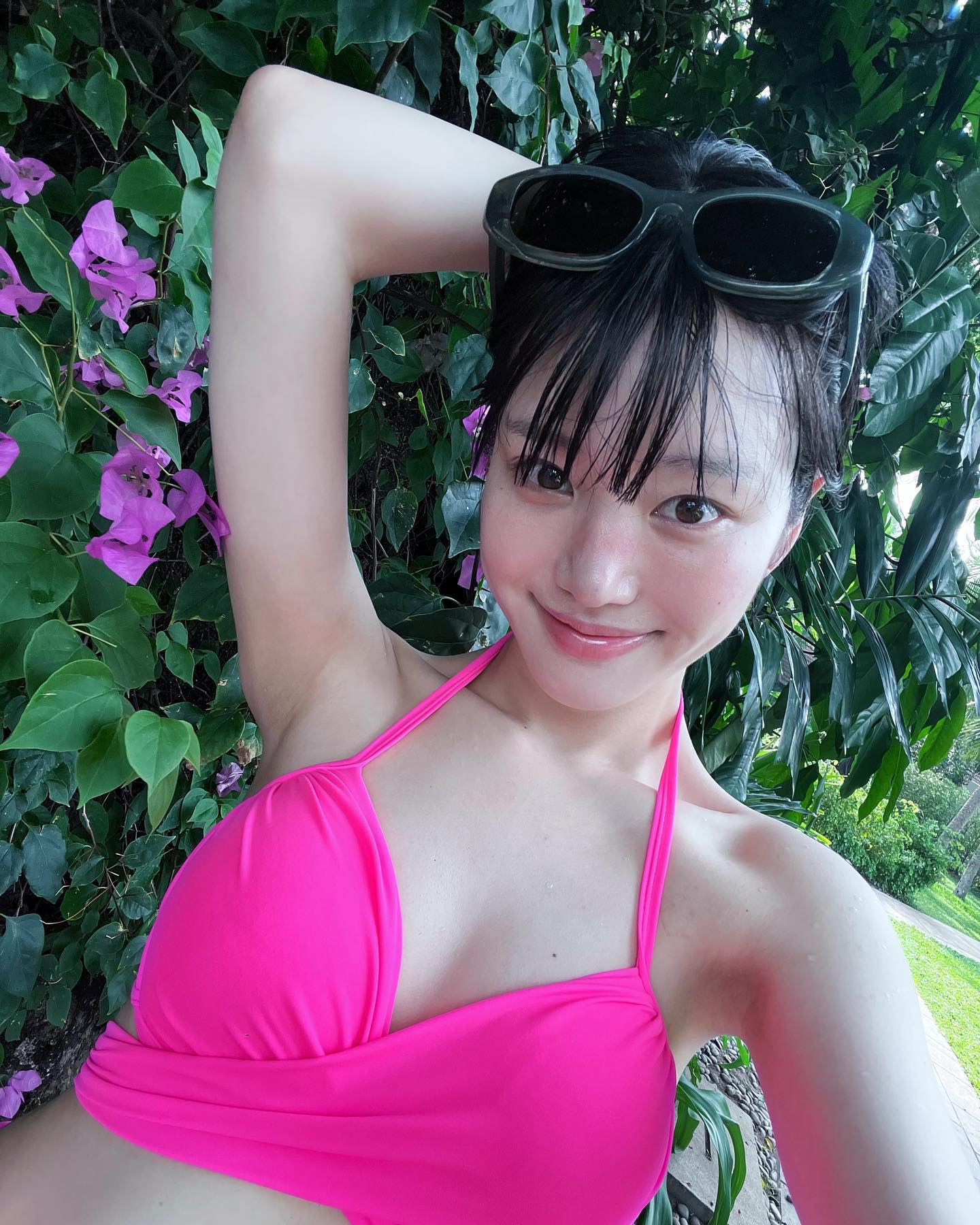 셀럽들이 떠난 여행지 모음✈️🏝️
휴양지로 미리 떠나는 여름 휴가🍉🩱 6월에 @갈까?

1. 아이린 - 몰디브

2. 기은세 - 보라카이

3. 이세영 - 하와이

4. 이유비 - 태국 

5. 천둥, 미미 - 두바이  이미지