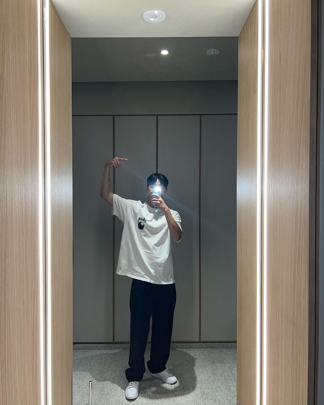티셔츠는 오버핏으로 빼입기🛞 이미지"
