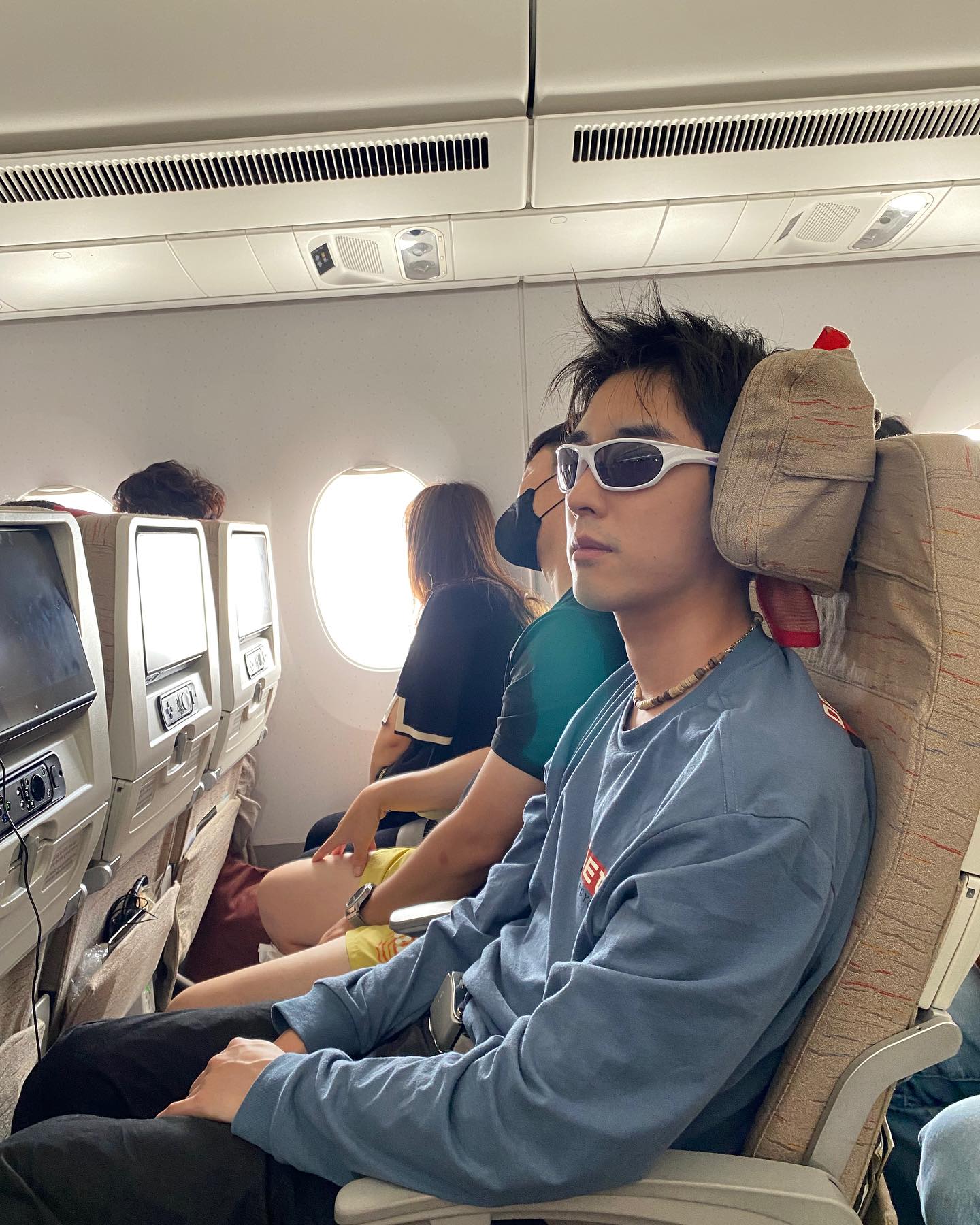 존잘러들의 선글라스 활용법😎☀️ 이미지5