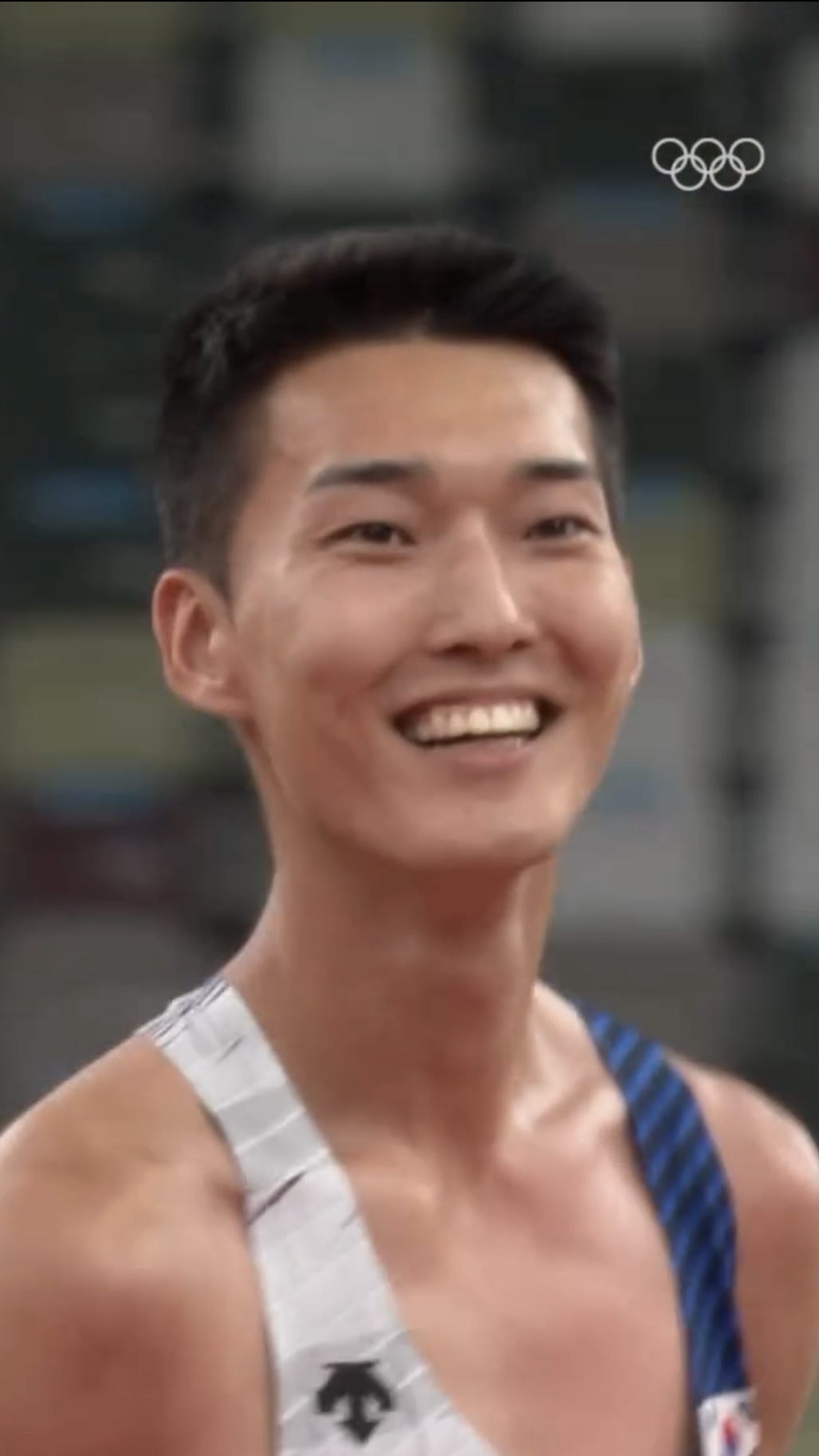 스마일 점퍼 우상혁 가보자!🏃🇰🇷

‘2020 도쿄 올림픽’ 당시 우상혁 선수를 기억하시나요? 2m35를 기록하며 4위에 올라 메달 획득에 실패했지만, 도전 정신과 긍정적인 에너지로 많은 이들에게 깊은 인상을 남겼었죠. 우상혁은 잠시 후 오후 5시 5분 ‘2024 파리올림픽’ 육상 남자 높이뛰기 예선에 나서는데요. 모두의 코끝을 찡하게 만들었던 우상혁의 레전드 장면을 다시 보며 경기를 기다려 봅시다! 이미지