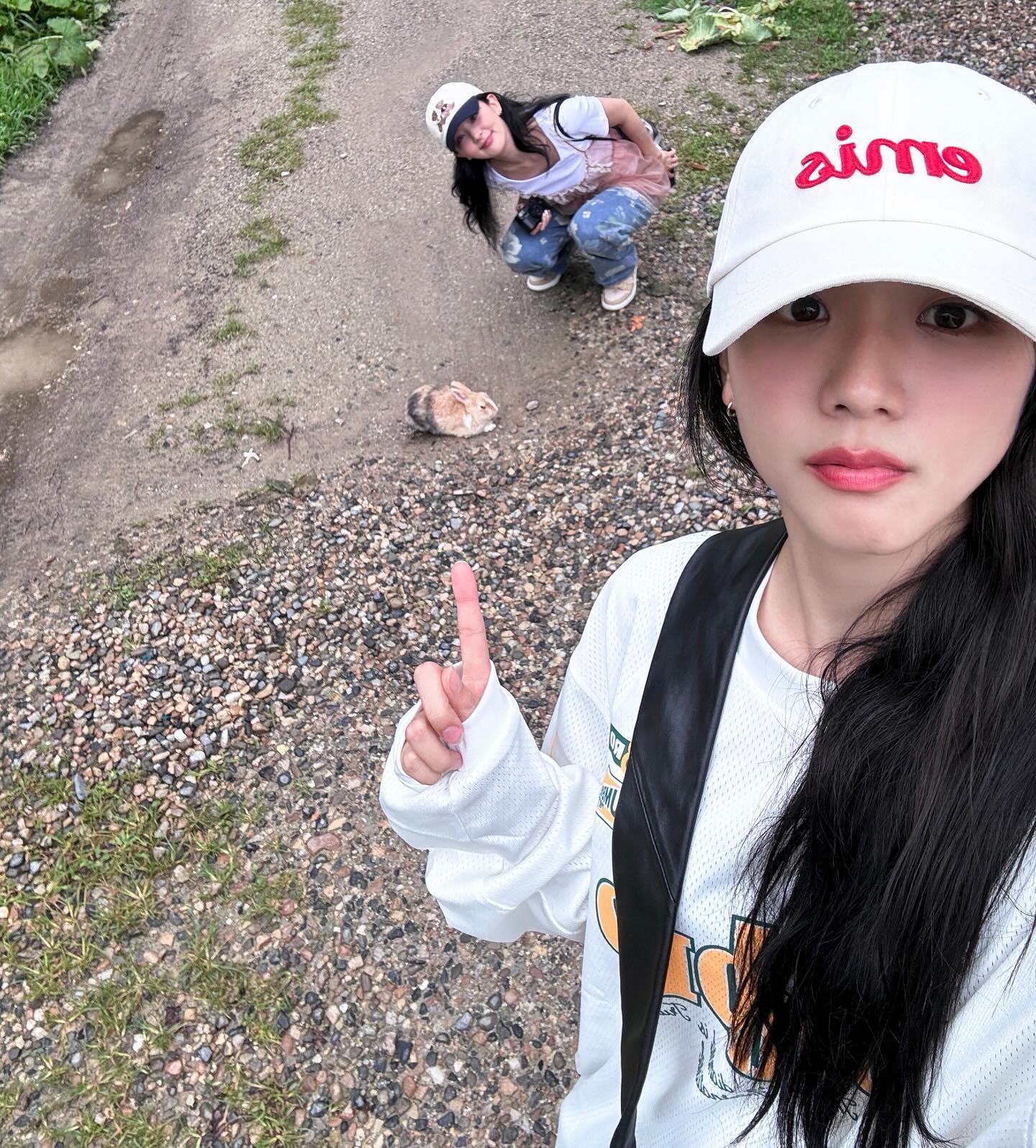 볼캡으로 꾸안꾸 시밀러룩🧢@어때 이미지