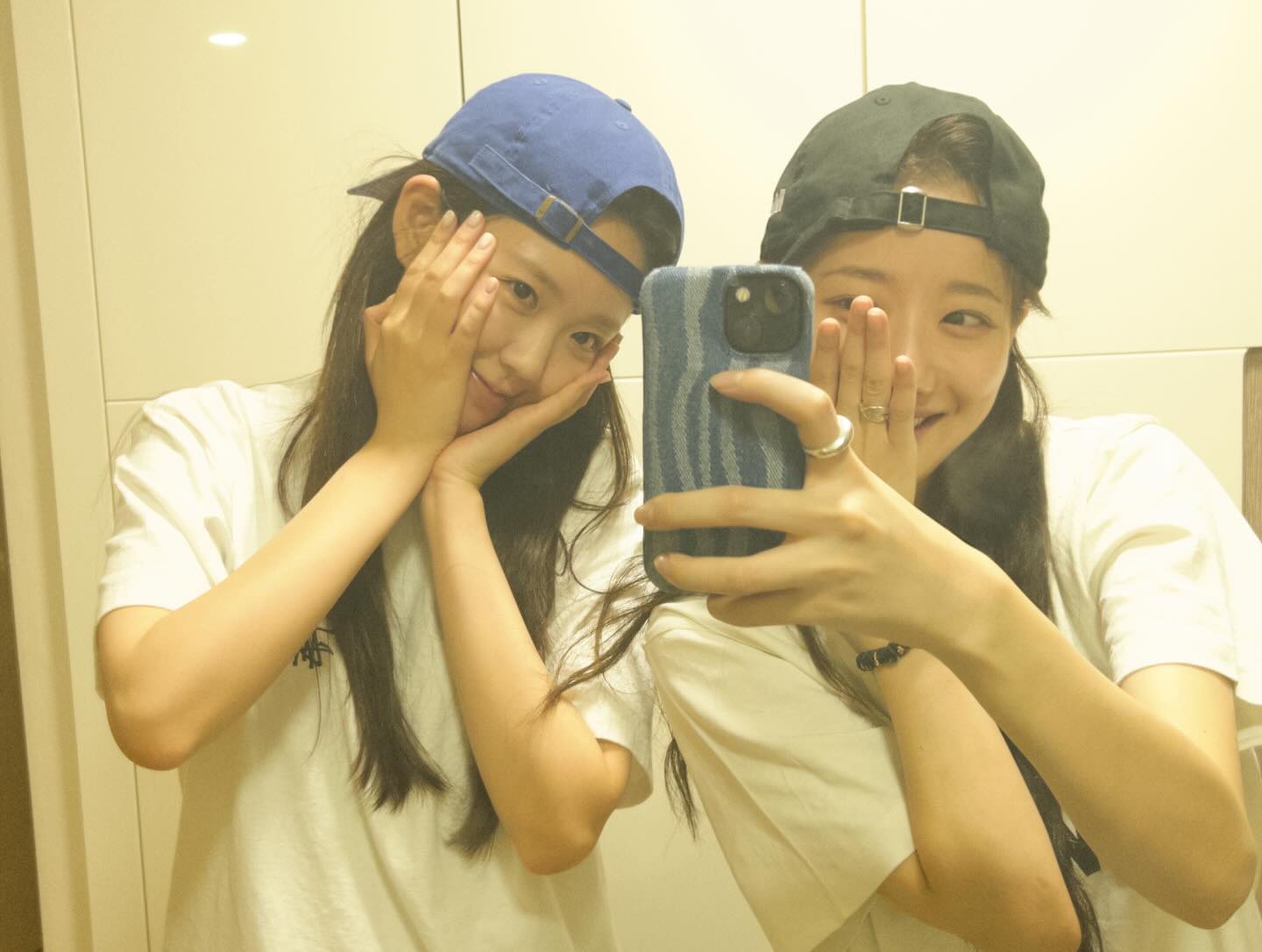 볼캡으로 꾸안꾸 시밀러룩🧢@어때 이미지