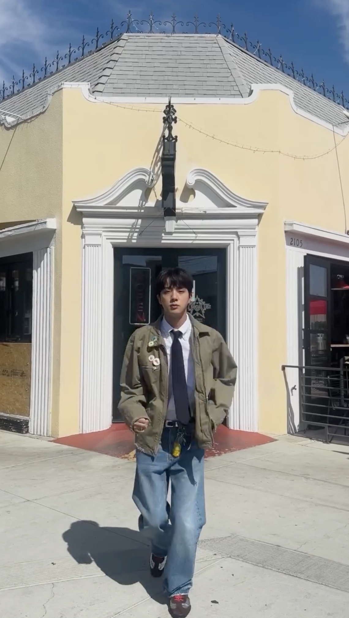 BTS 진, 전역 후 첫 앨범 발매👏🏻
진처럼 달려볼까🏃🏻@러닝 와일드 이미지