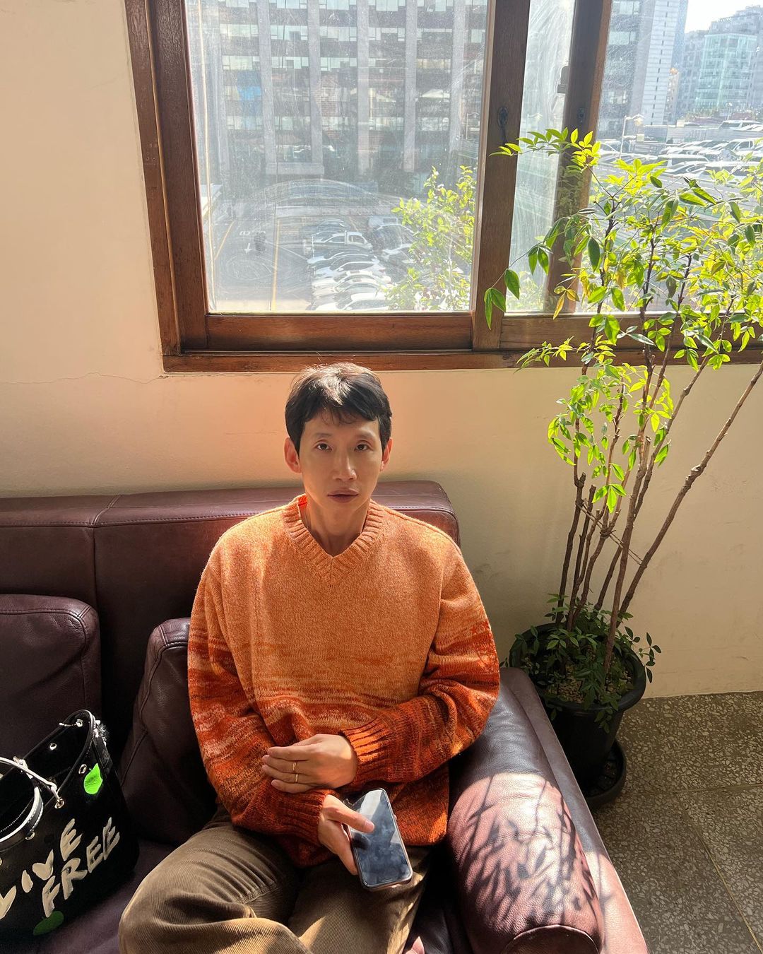 포인트 줄 땐 컬러니트🧶 이미지
