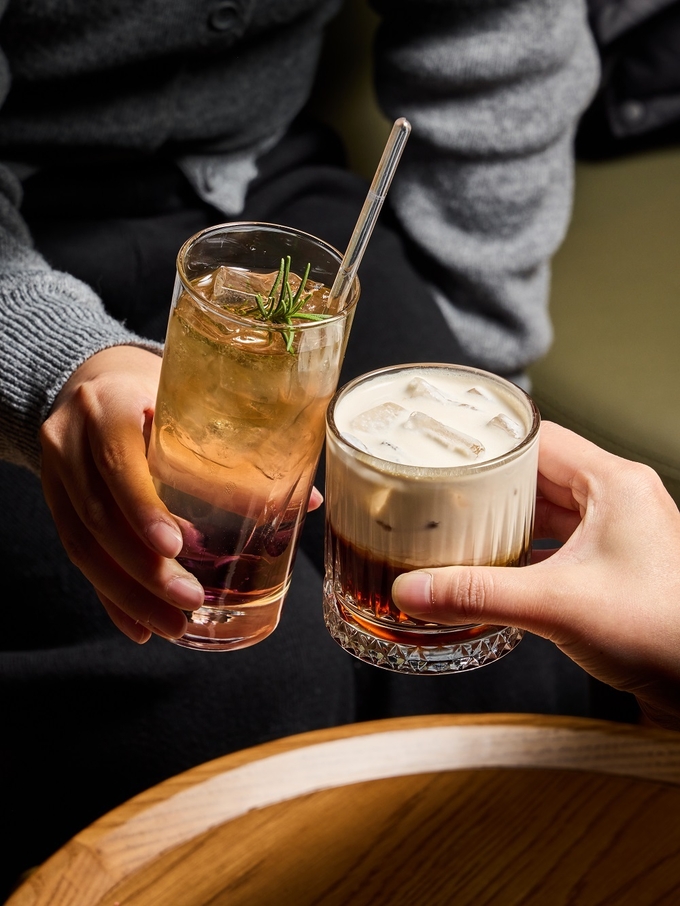 칵테일 바로 변신한 스타벅스🍹 이미지