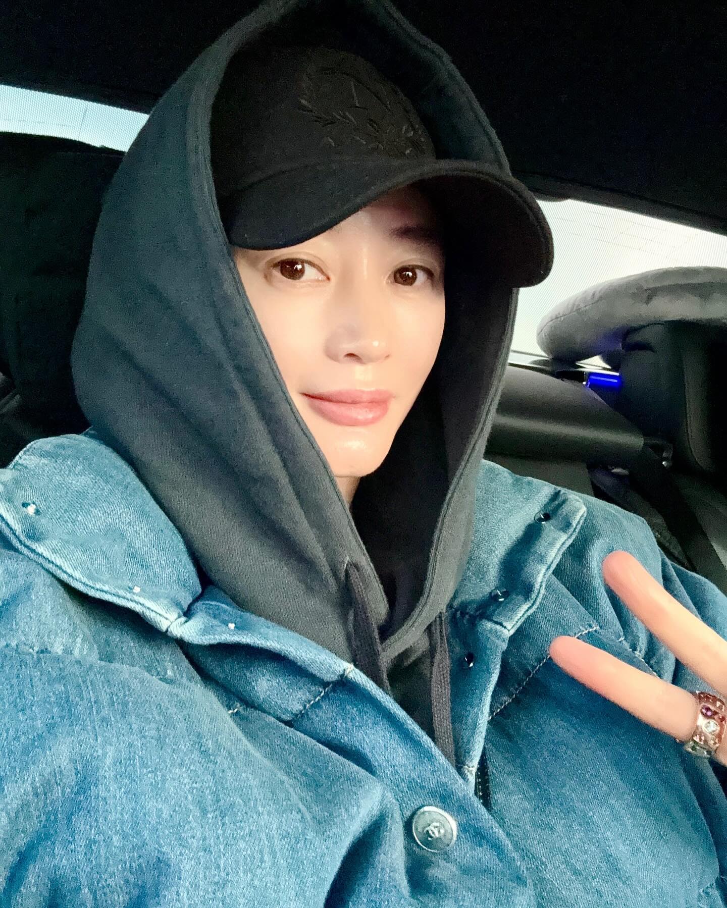 안광이 매력적인 대표 셀럽 7👀
성형으로는 절대 따라할 수 없는, 빛나는 눈빛을 가진 셀럽들 모아보기❤️ 이미지