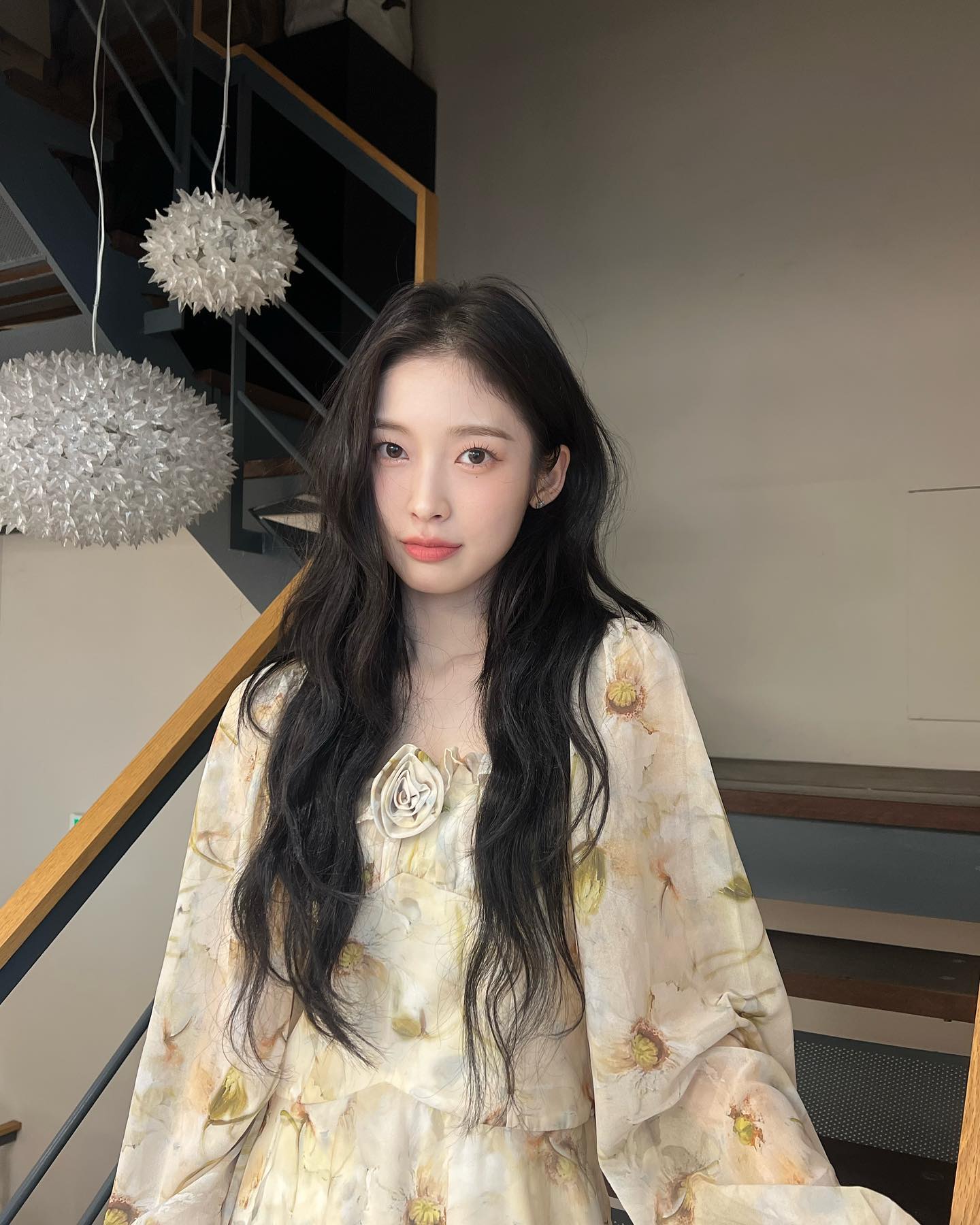 봄 옷 쇼핑 전 참고해야 할 트렌드5
돌아오는 SS시즌엔 5가지만 기억하기✅

1. 핑크 컬러
2. 스트라이프 패턴
3. 플로럴 원피스
4. 체크 패턴
5. 레이어드 룩 이미지