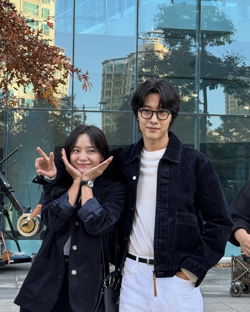 이맘때 흰바지가 훈훈하지🐣 이미지