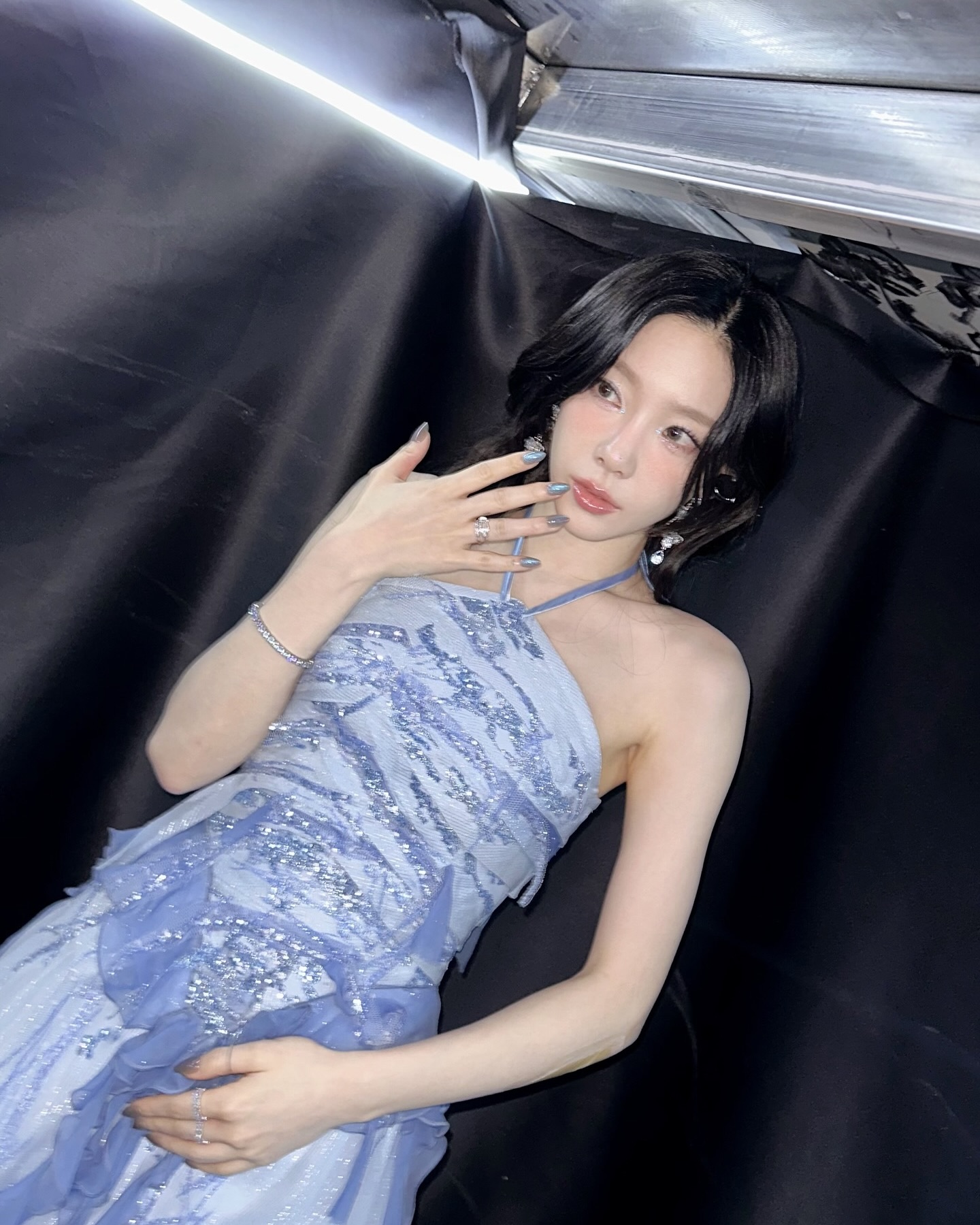 직각 어깨로 말할게요🖤
누가 어깨로 시선 다 끌었게?! 직각 어깨 소유자 총정리👑✨
 이미지