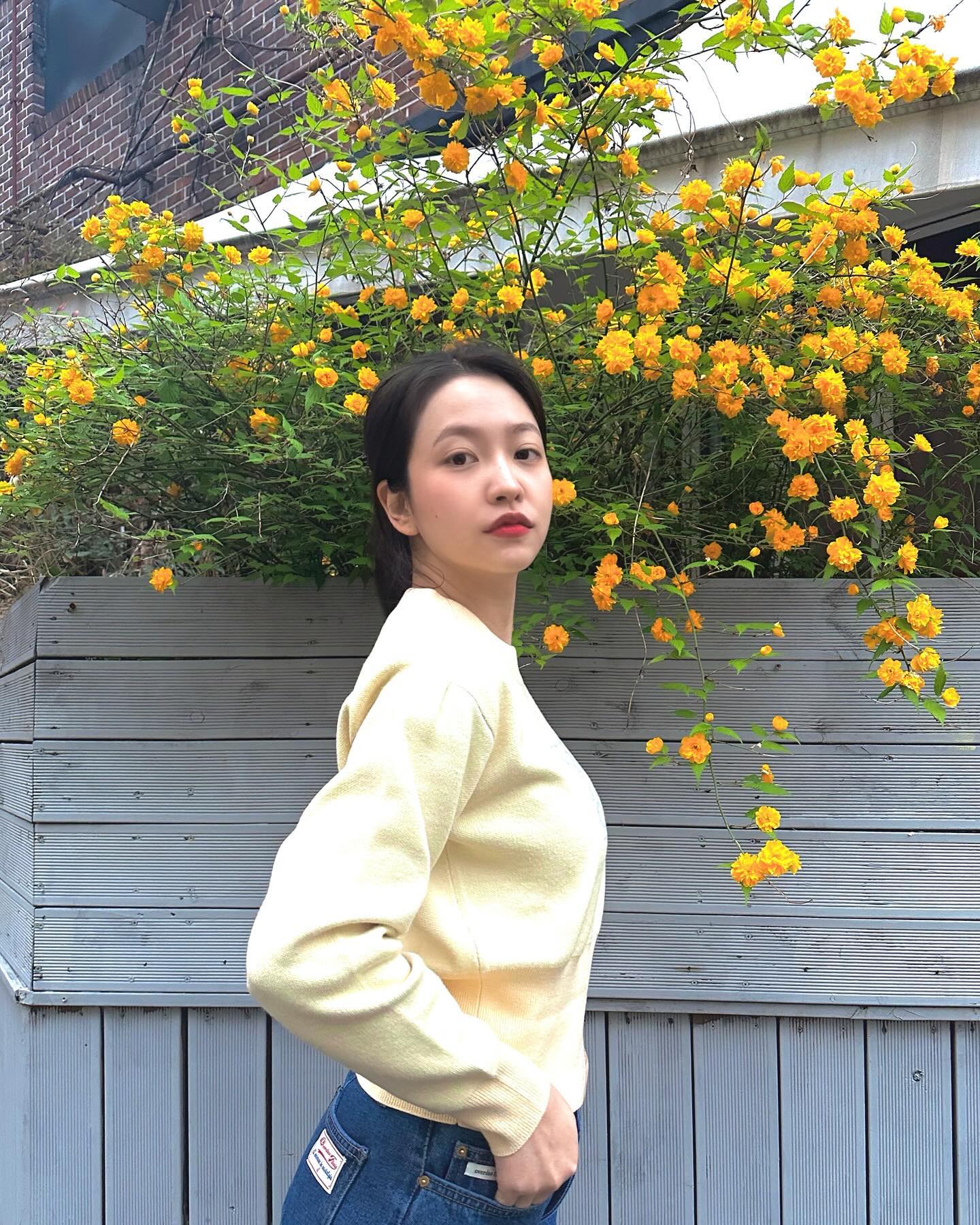 자기야 누가 꽃이게?🌷
꽃과 함께 남기기 좋은 사진 모음.zip🩷 이미지