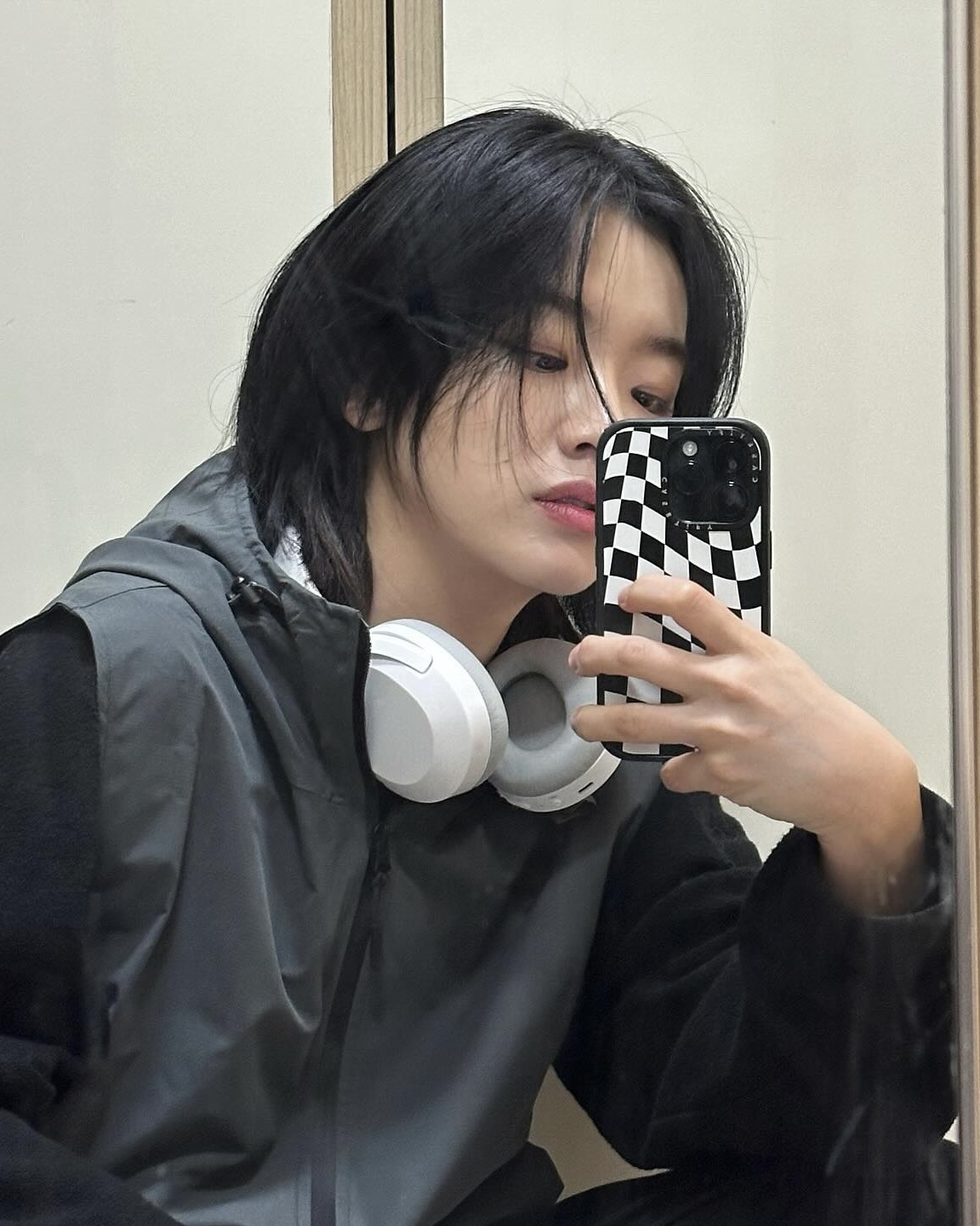 여름룩, 뭔가 허전하다면?
그 빈자리에 헤드폰 한 줌 추가해 감성까지 챙기세요🎧🎵 이미지