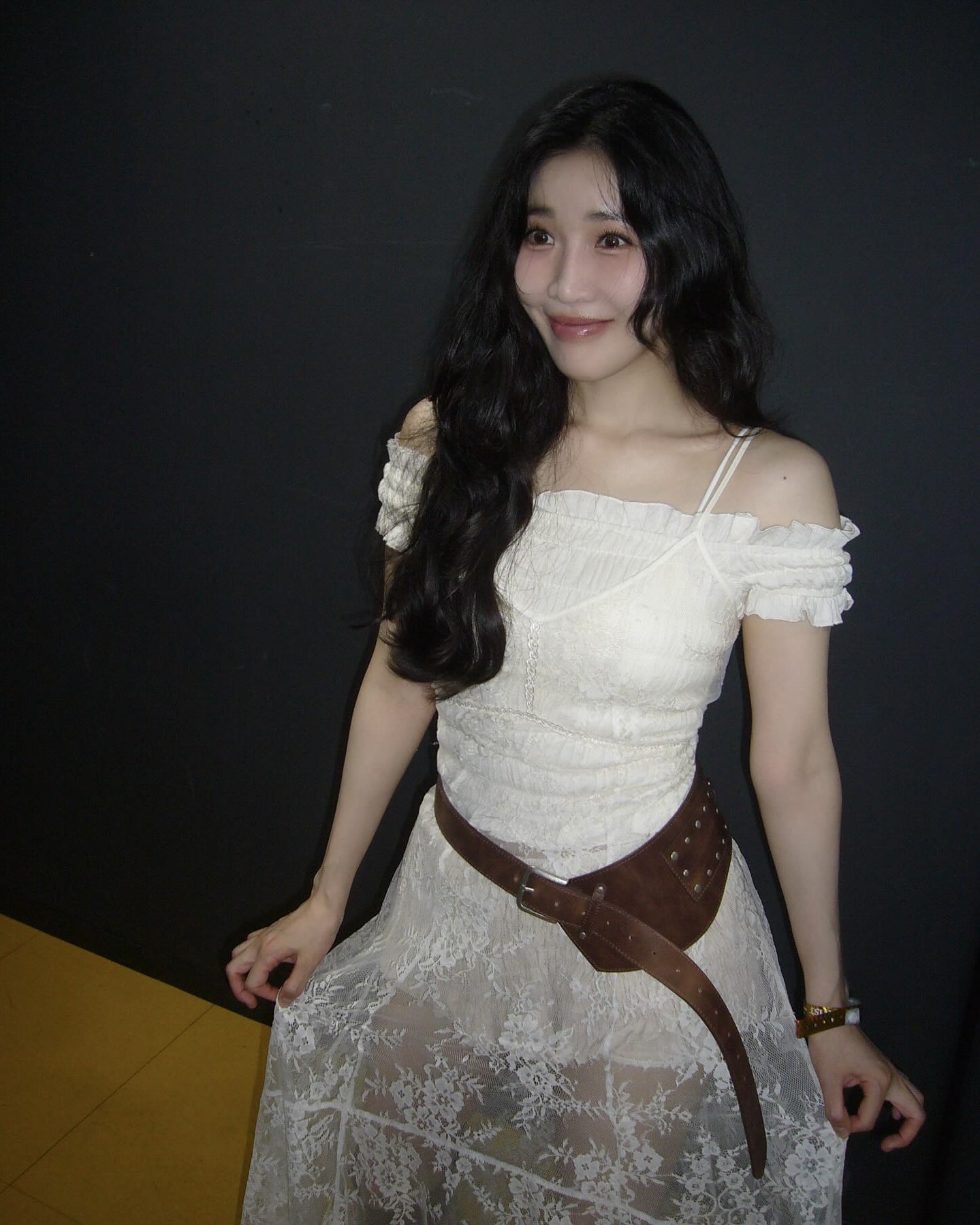 여름에 어깨 미녀 되는 법..?🤍
셀럽표 오픈숄더 스타일링으로 변신해 보세요🔮❤️‍🔥 이미지