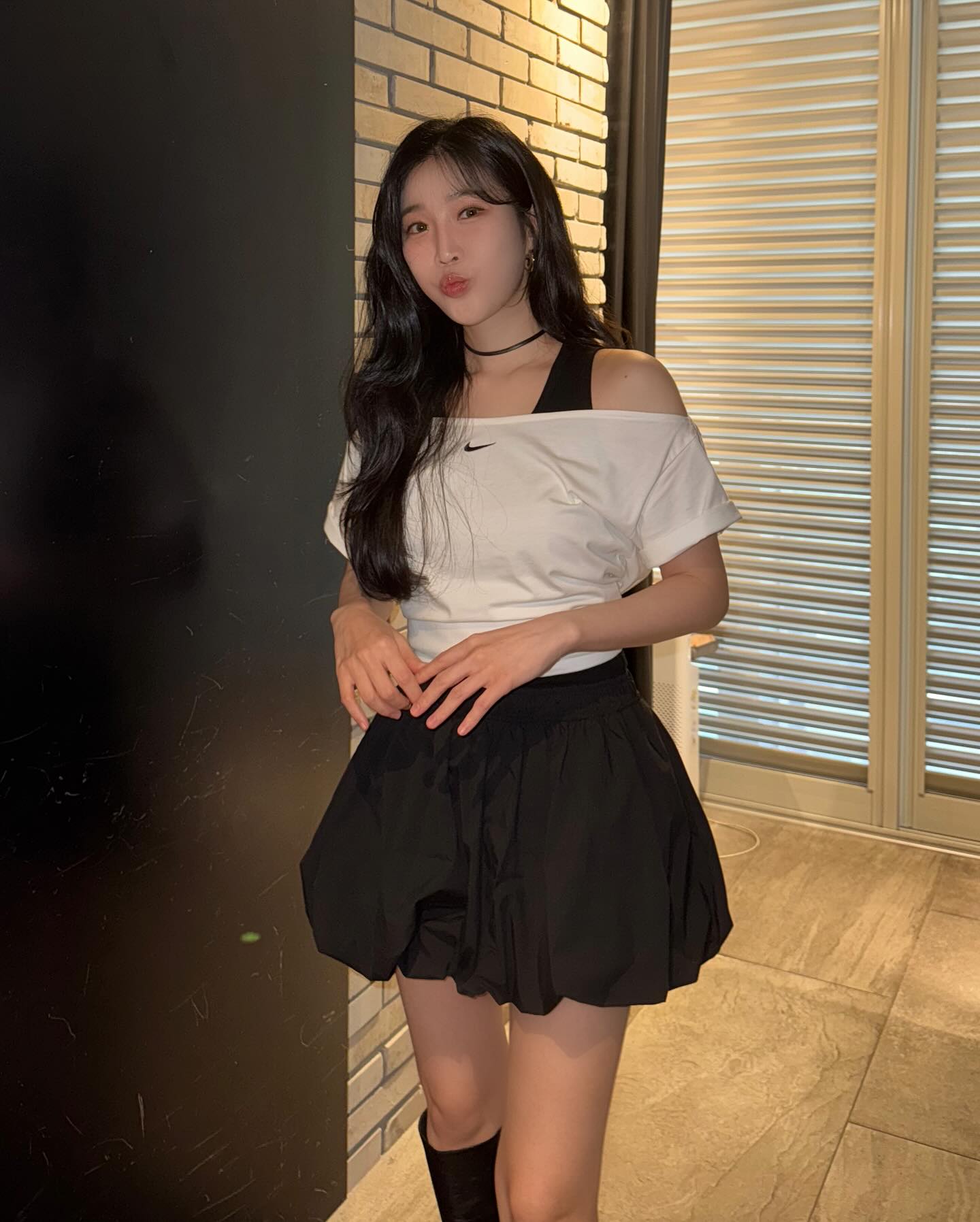 바람 넣은 듯 귀여운 벌룬스커트🩵
걸을 때마다 통통 튀는 매력으로 여름 데일리룩 완성💨 이미지