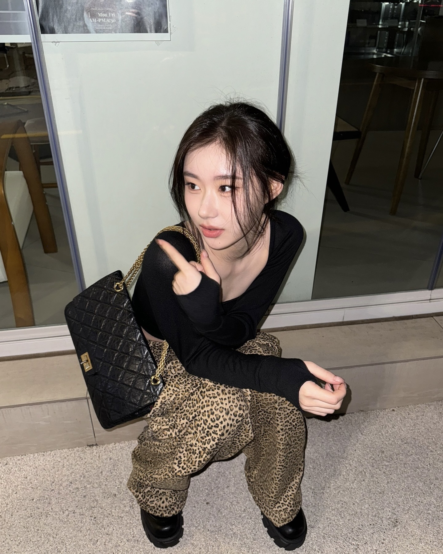 레오파드로 적당한 시선 강탈👀 레오파드 초보자도 도전 가능한 믹스매치 팁, 보고 가세요💛🖤 이미지