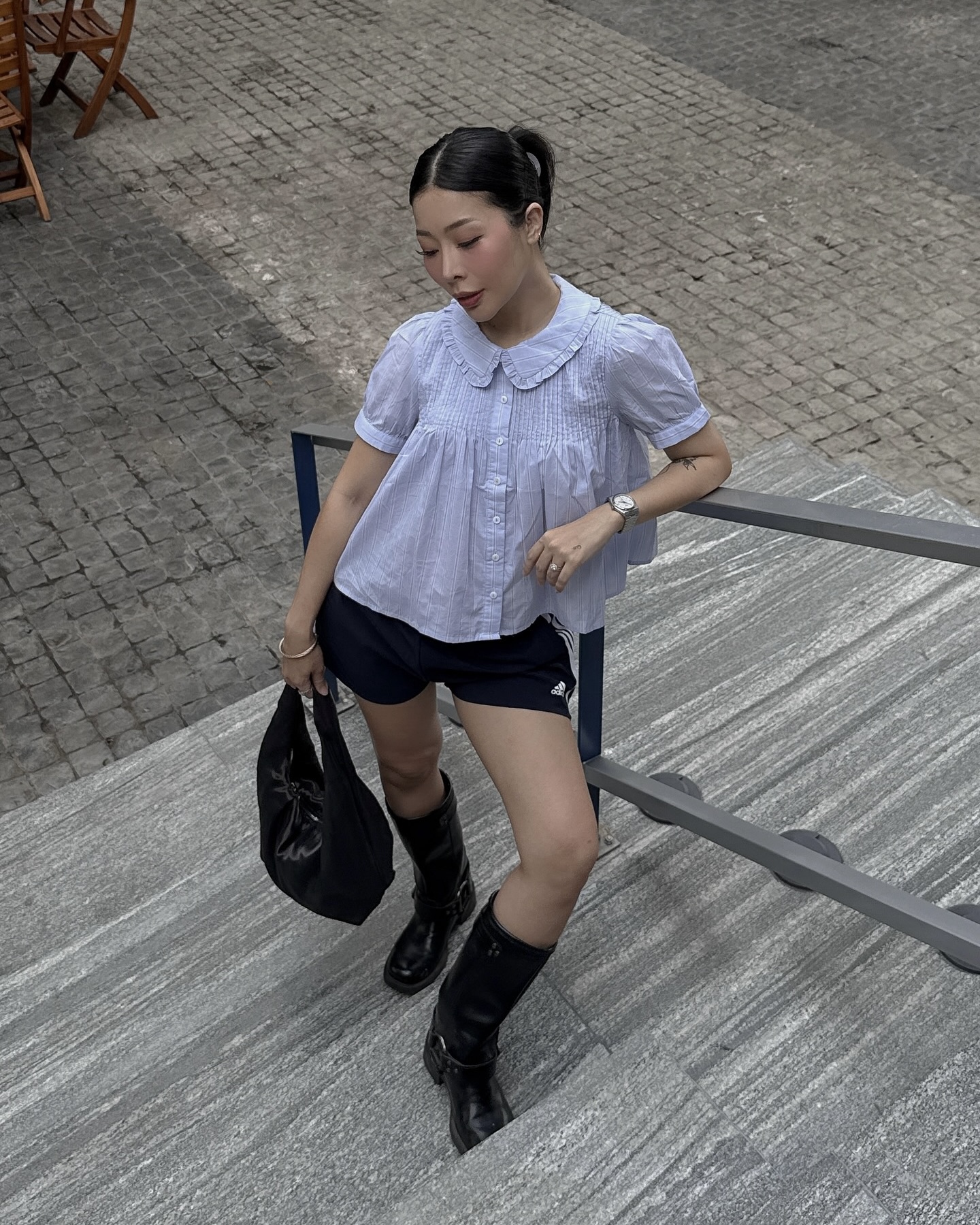 여름엔 아디다스 트랙쇼츠로 끝☀️
상의만 바꿔도 느낌 달라지는 트랙쇼츠, 안 입으면 손해예요💸 이미지7