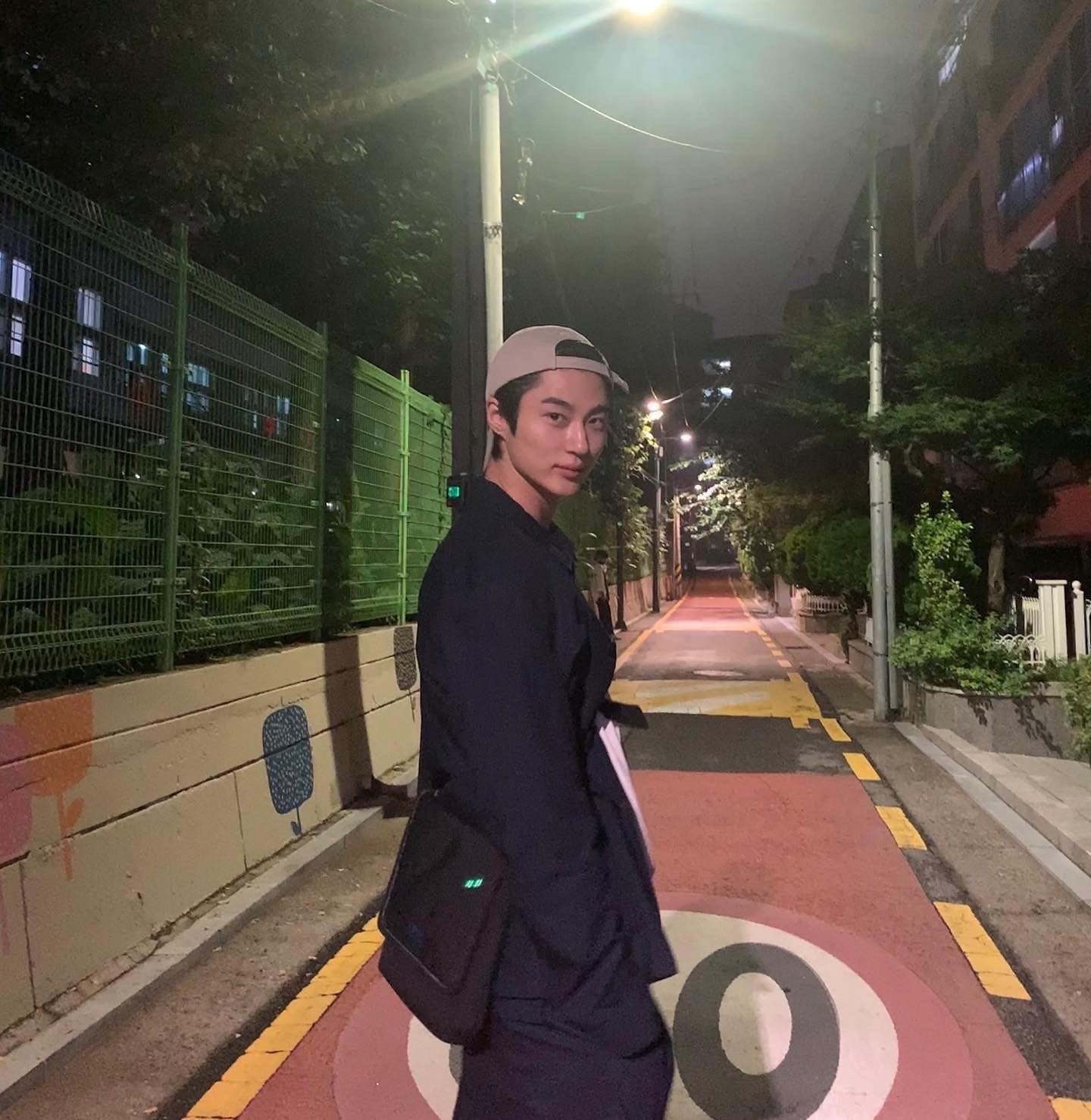 여름 되기 전 마지막 블랙셔츠😎🙌⁠ 이미지7