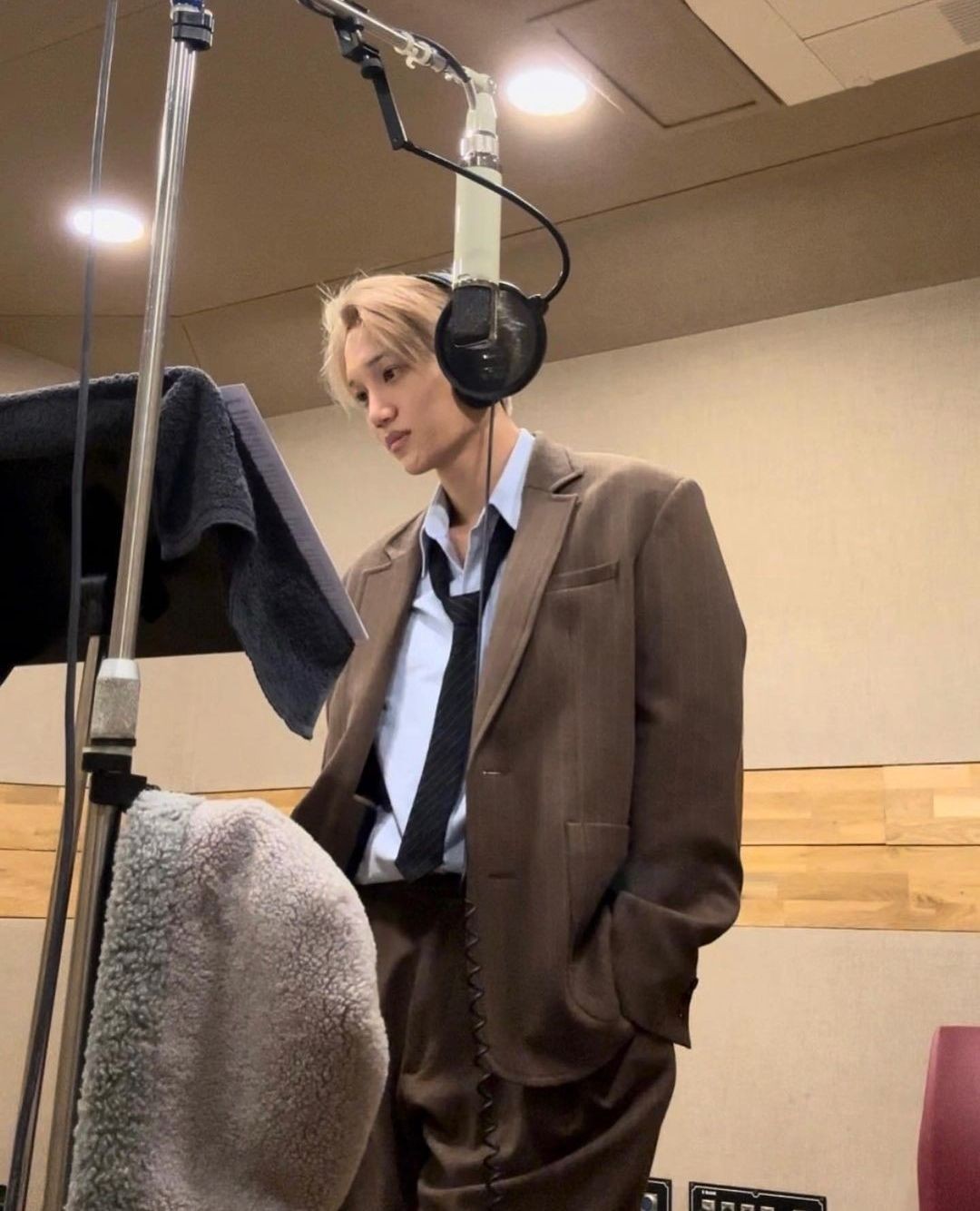 넥타이로 오늘 힘주기👨‍💼⁠ 이미지"