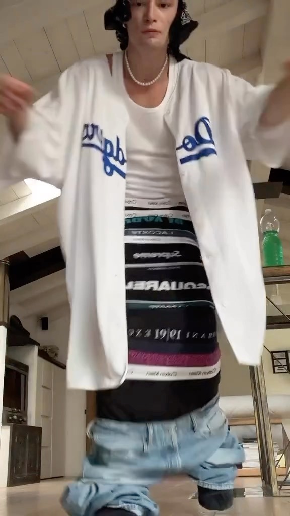 찐 배기핏💰👖이 정도는 해야지 이미지