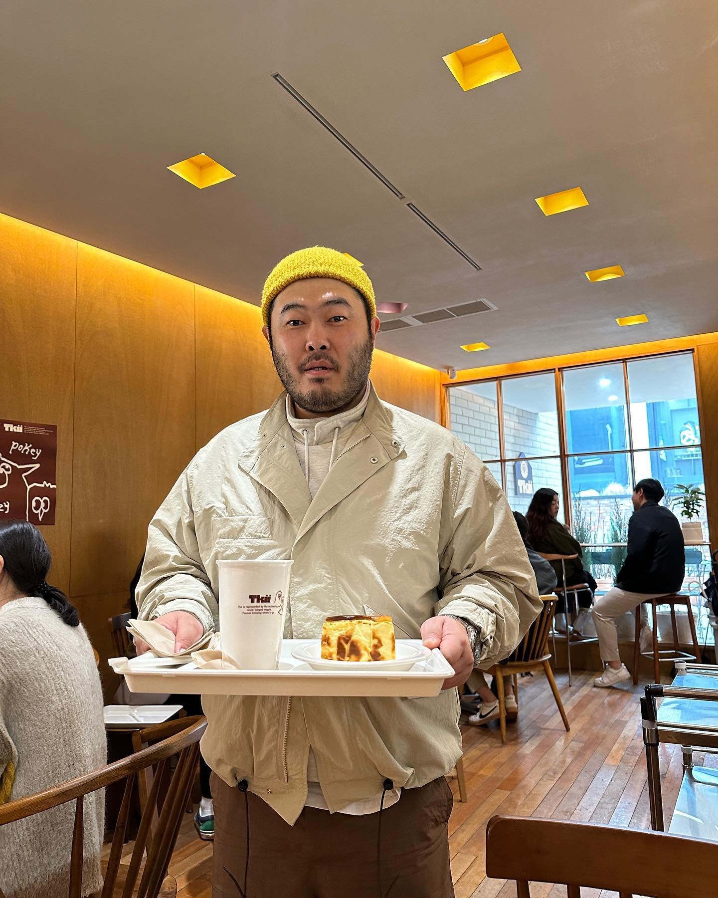 기방이형 비니 진짜 좋아하네🥸 이미지"