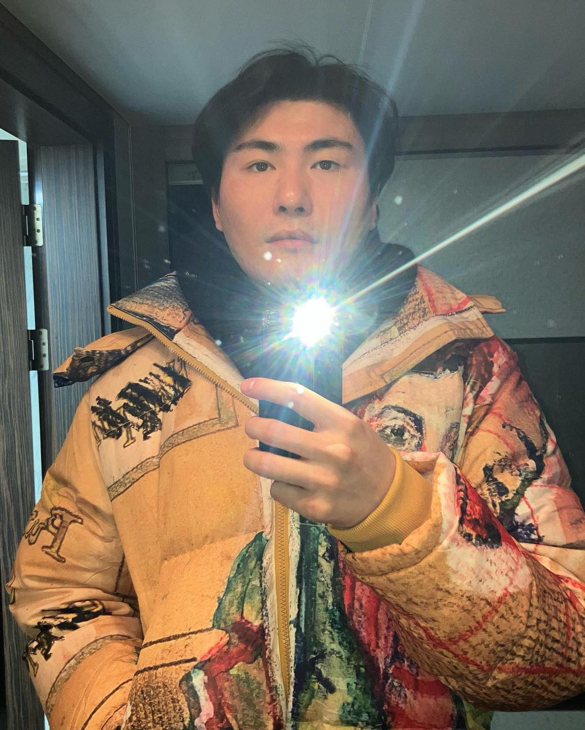셀카의 완성은 얼굴📸 이미지"