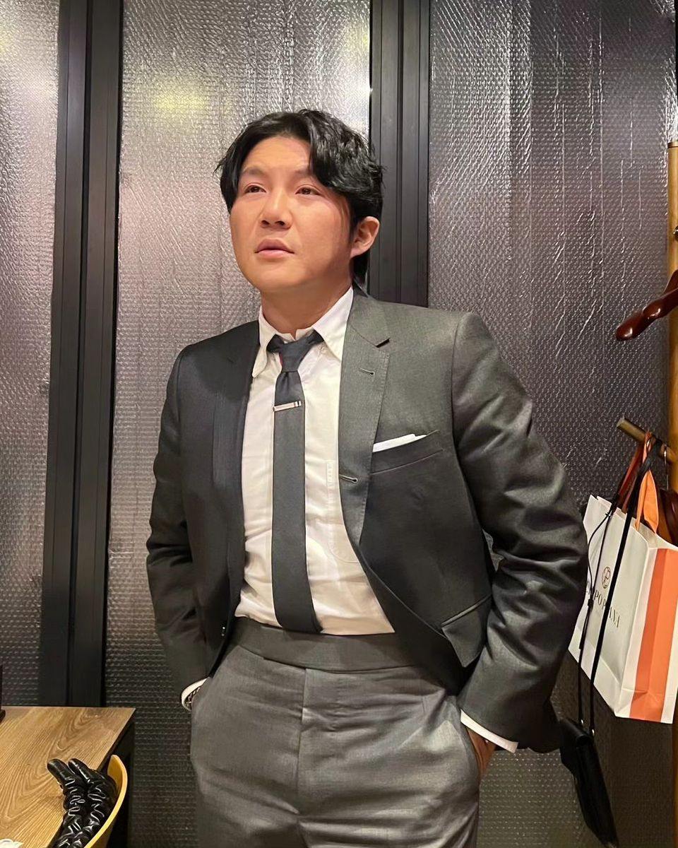 세호형하면 뺄 수 없는 톰브라운🇫🇷 이미지