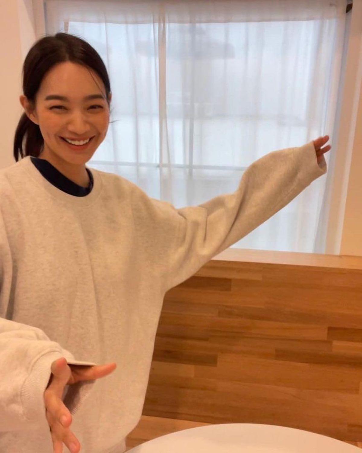 봄처럼 화사한 민아언니 미모🌷💚 이미지2