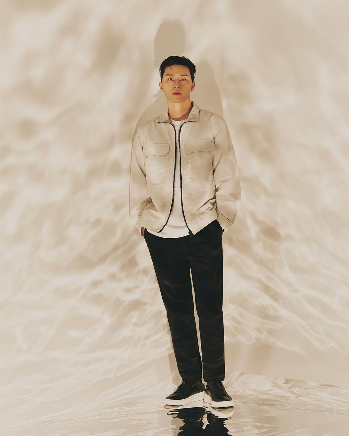 봄시즌 남친룩💙🤍@공유하세요
인간 캘빈클라인 박서준 오빠👖❤️‍🔥데님룩 참고해! #광고 이미지4