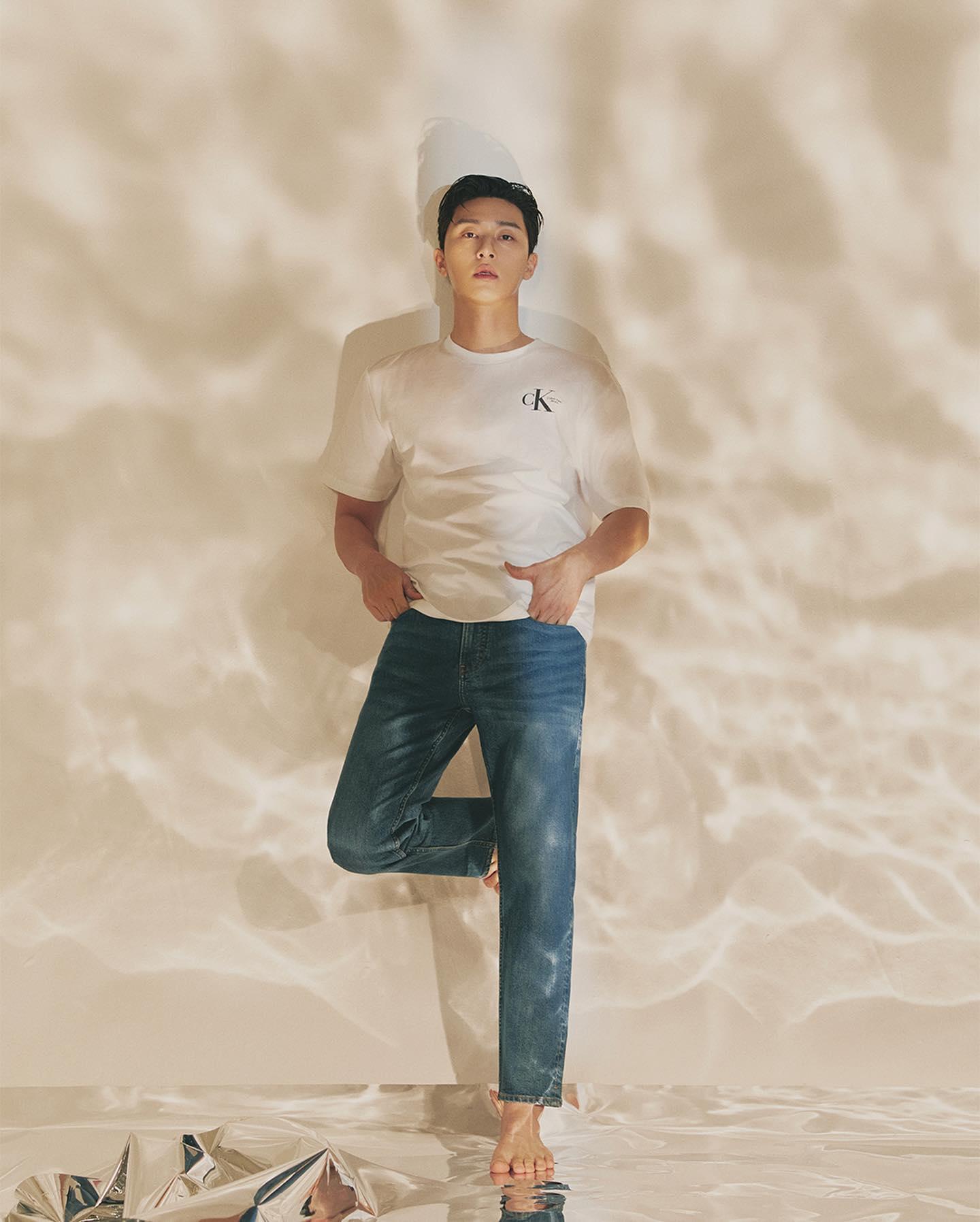 봄시즌 남친룩💙🤍@공유하세요
인간 캘빈클라인 박서준 오빠👖❤️‍🔥데님룩 참고해! #광고 이미지5