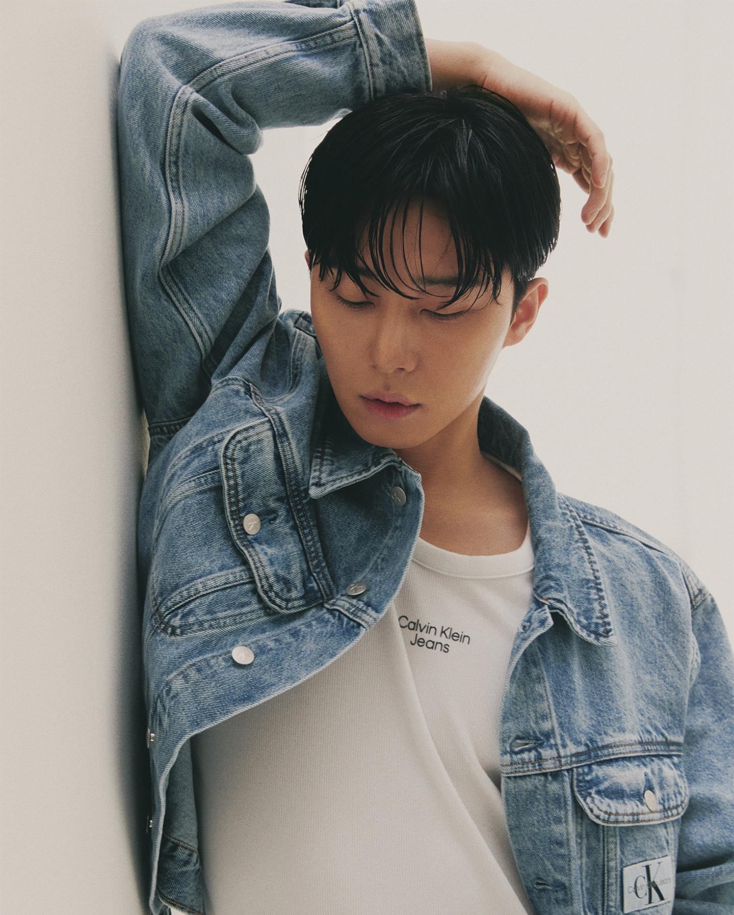 봄시즌 남친룩💙🤍@공유하세요
인간 캘빈클라인 박서준 오빠👖❤️‍🔥데님룩 참고해! #광고 이미지8