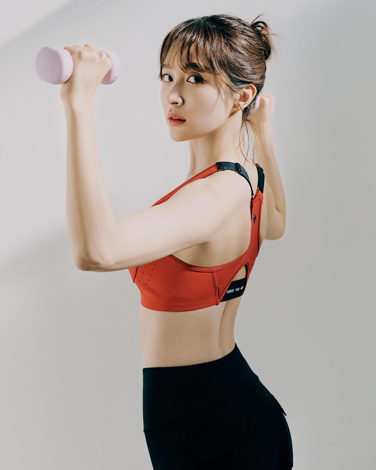 운동하는 모습도 예뻐🏃🏻‍♀️❤️@하니 이미지