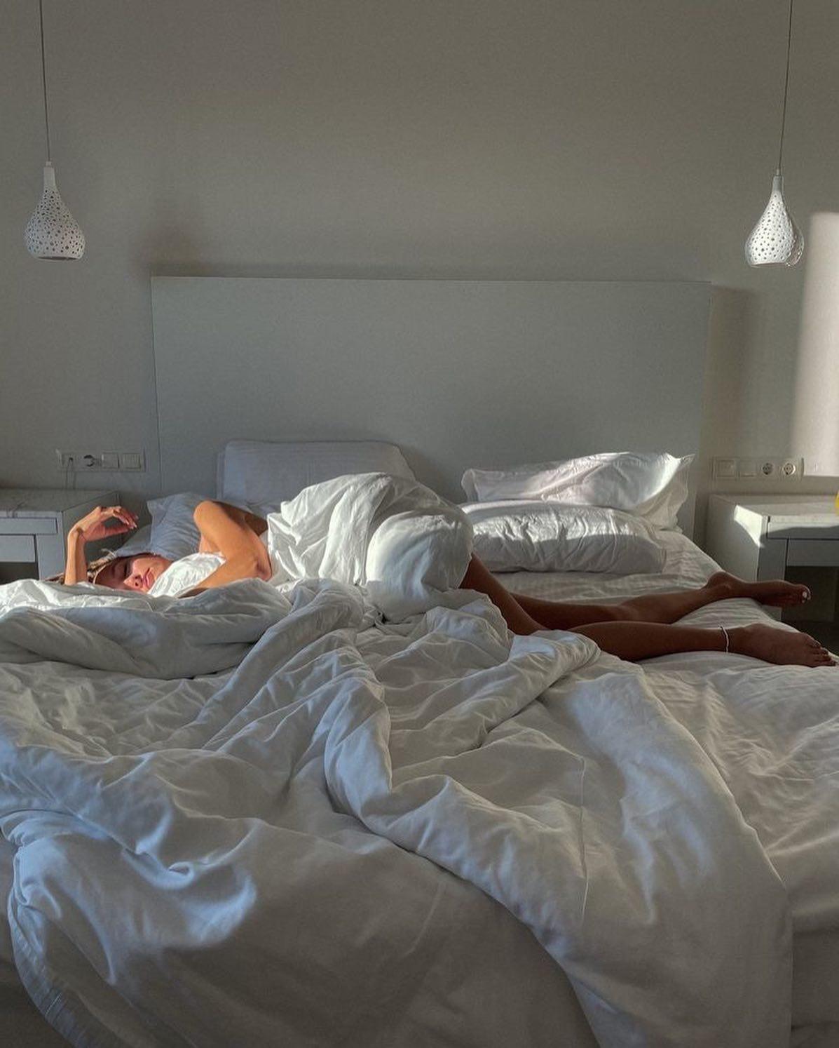 포근한 이불로 퐁당 🛌🤍🍷 이미지4