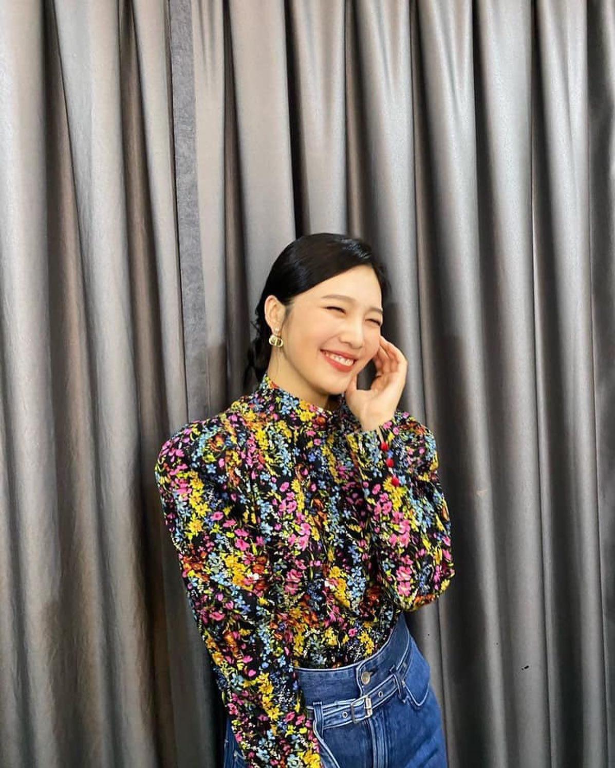 슬슬 꽃무늬가 땡기네💐🖤 이미지1