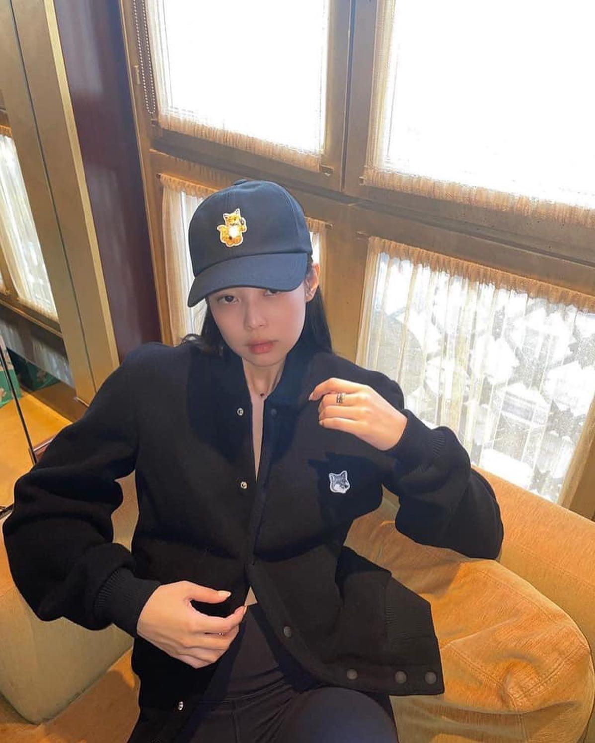 여우 하나 장만해🦊🖤메종키츠네 이미지