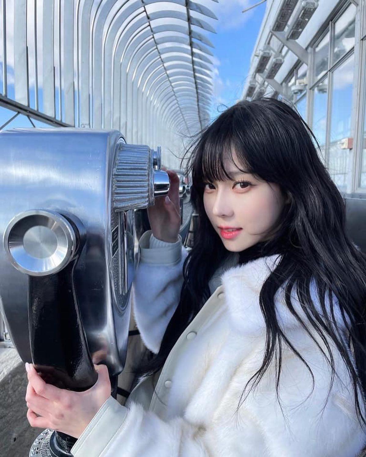 윈터의 러블리 겨울룩❄️🤍 이미지1