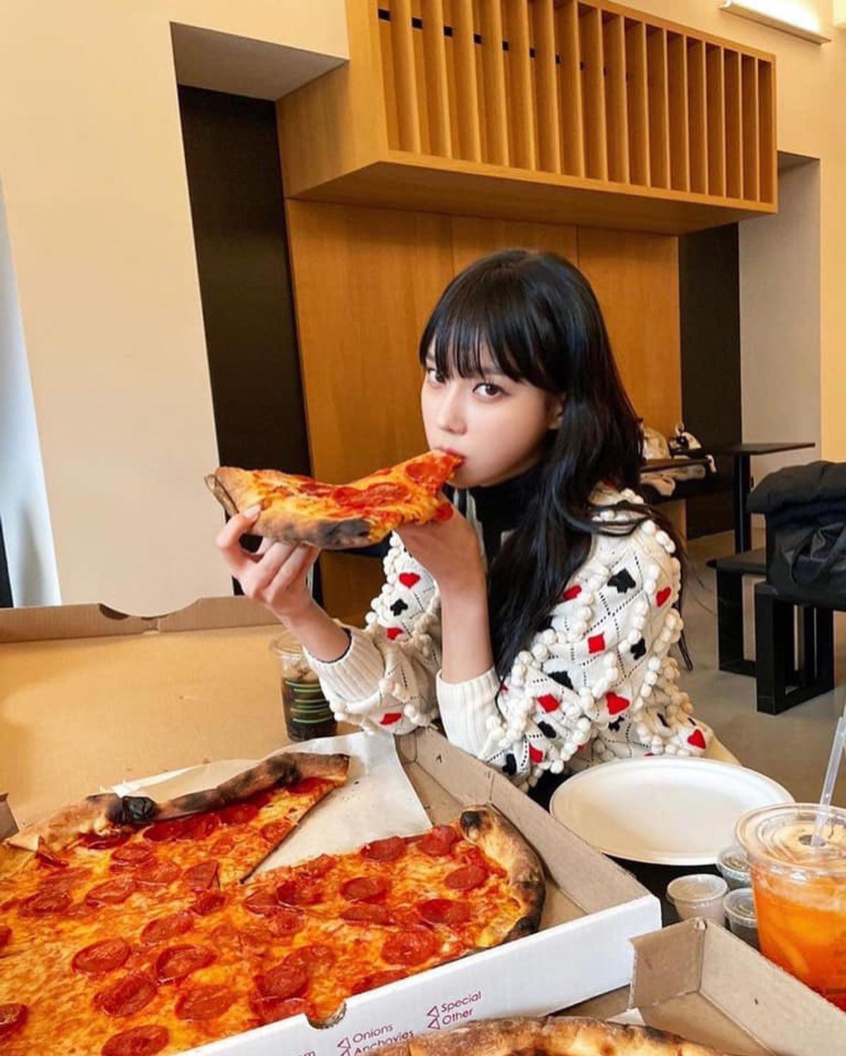 윈터의 러블리 겨울룩❄️🤍 이미지2