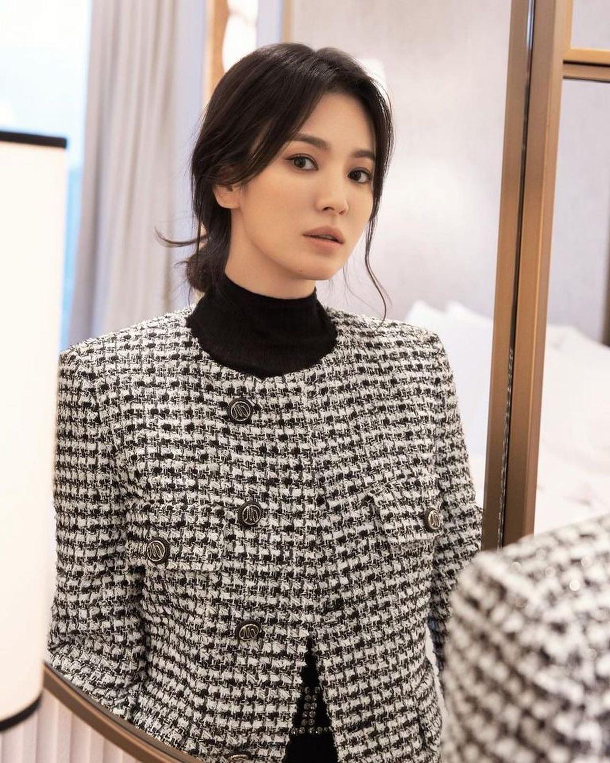 끝판 미모로 돌아오는 혜교언니✨ 이미지"