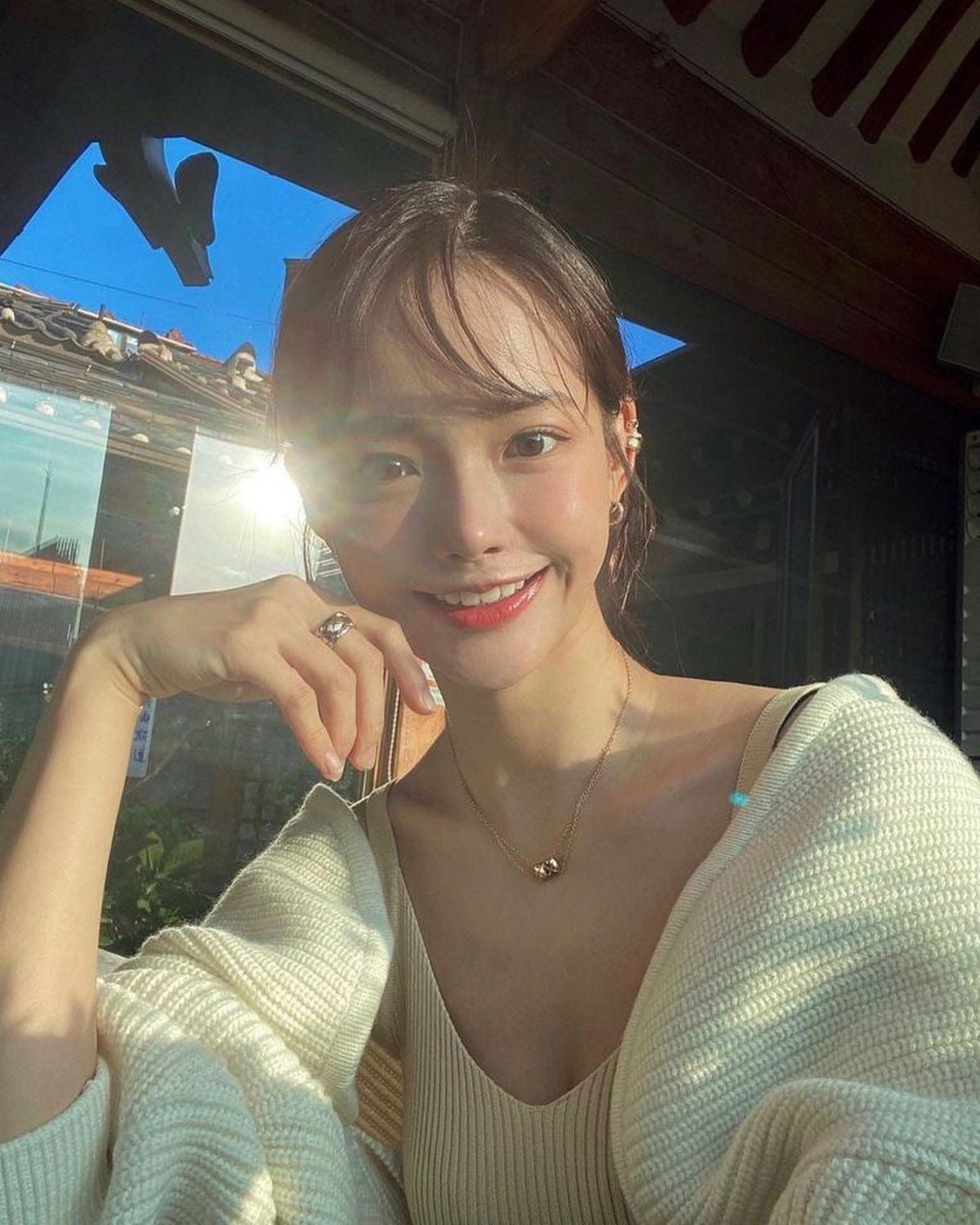 하연수의 물오른 러블리 코디🤍♥️ 이미지