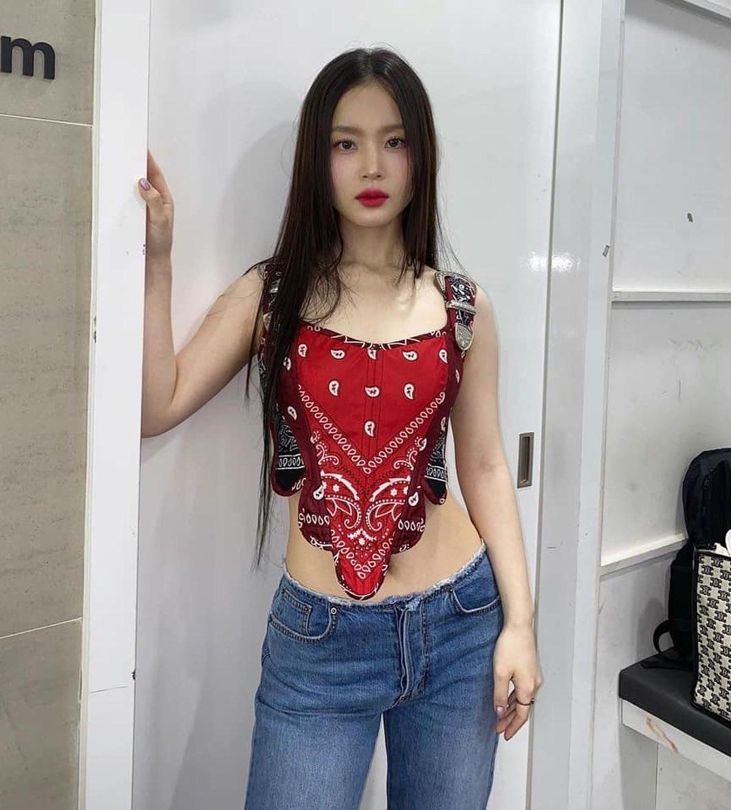 빨간립스틱 바르고 컴백💄이하이 이미지