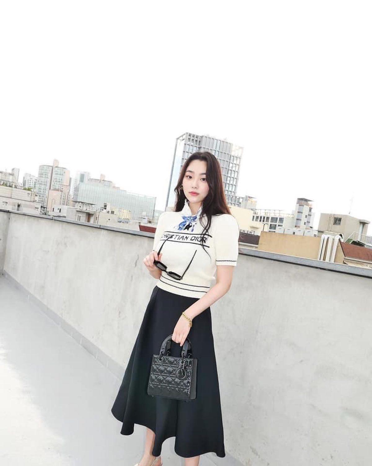 코디하기 쉬운 흰색💁🏻‍♀️🤍 이미지"