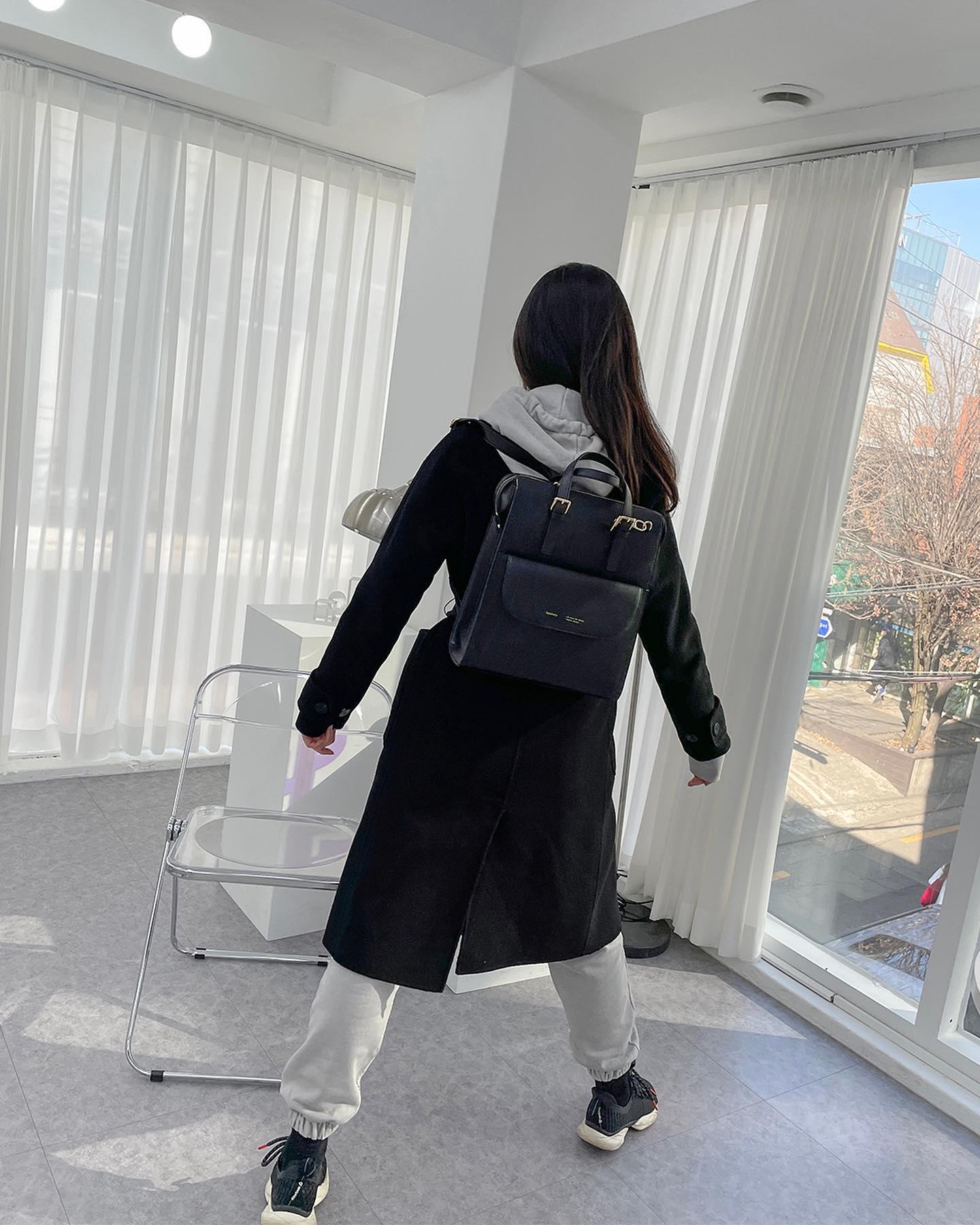 요즘 애정템🎒💙@백팩코디 이미지