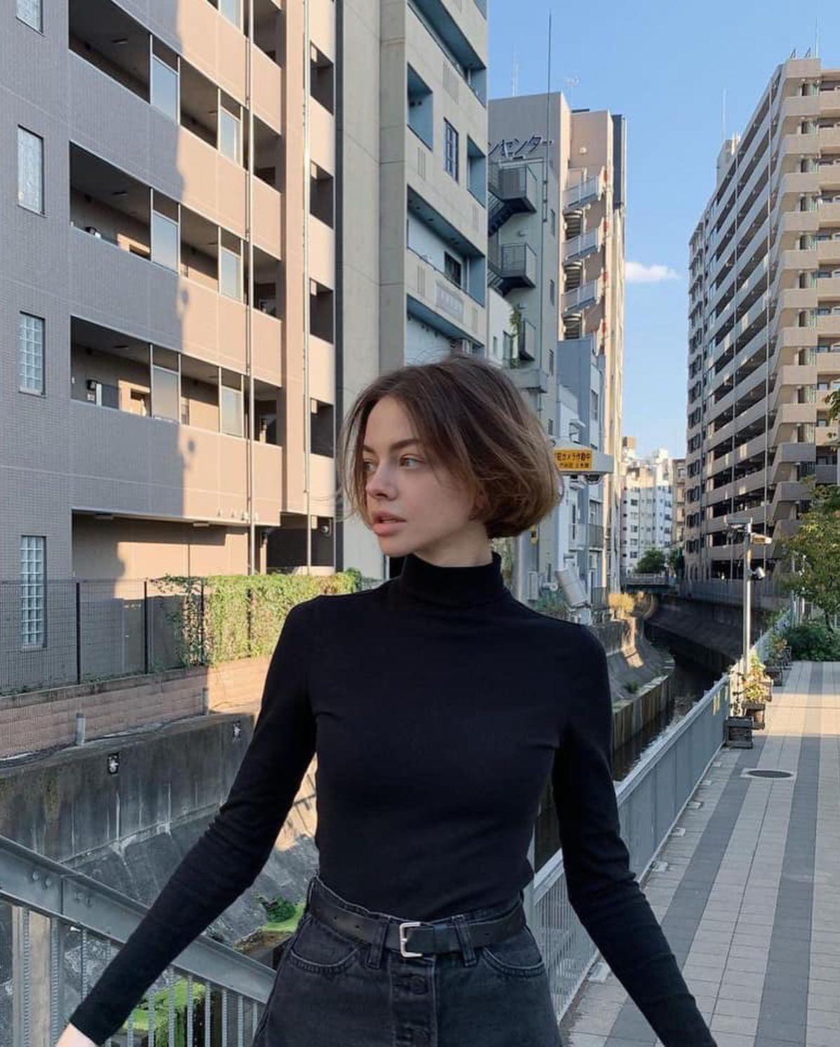 추운 날씨엔 목폴라가 나이스🖤 이미지