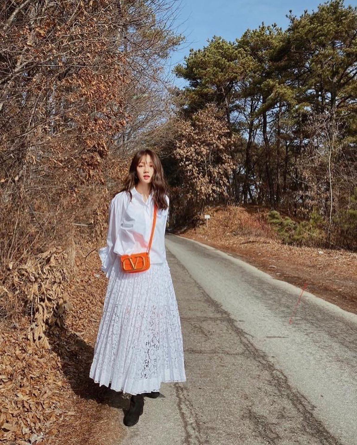 로고자체가 포인트지❤️🖤 이미지"