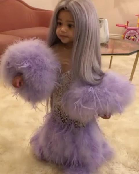 카일리 딸 스토미의 할로윈💜 이미지