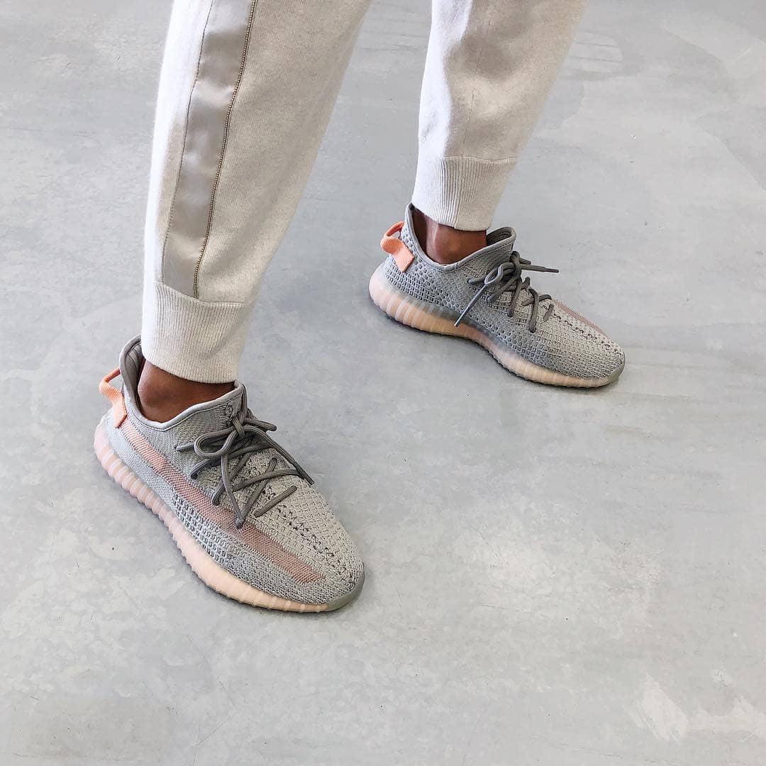 핑크 yeezy 💖 이미지