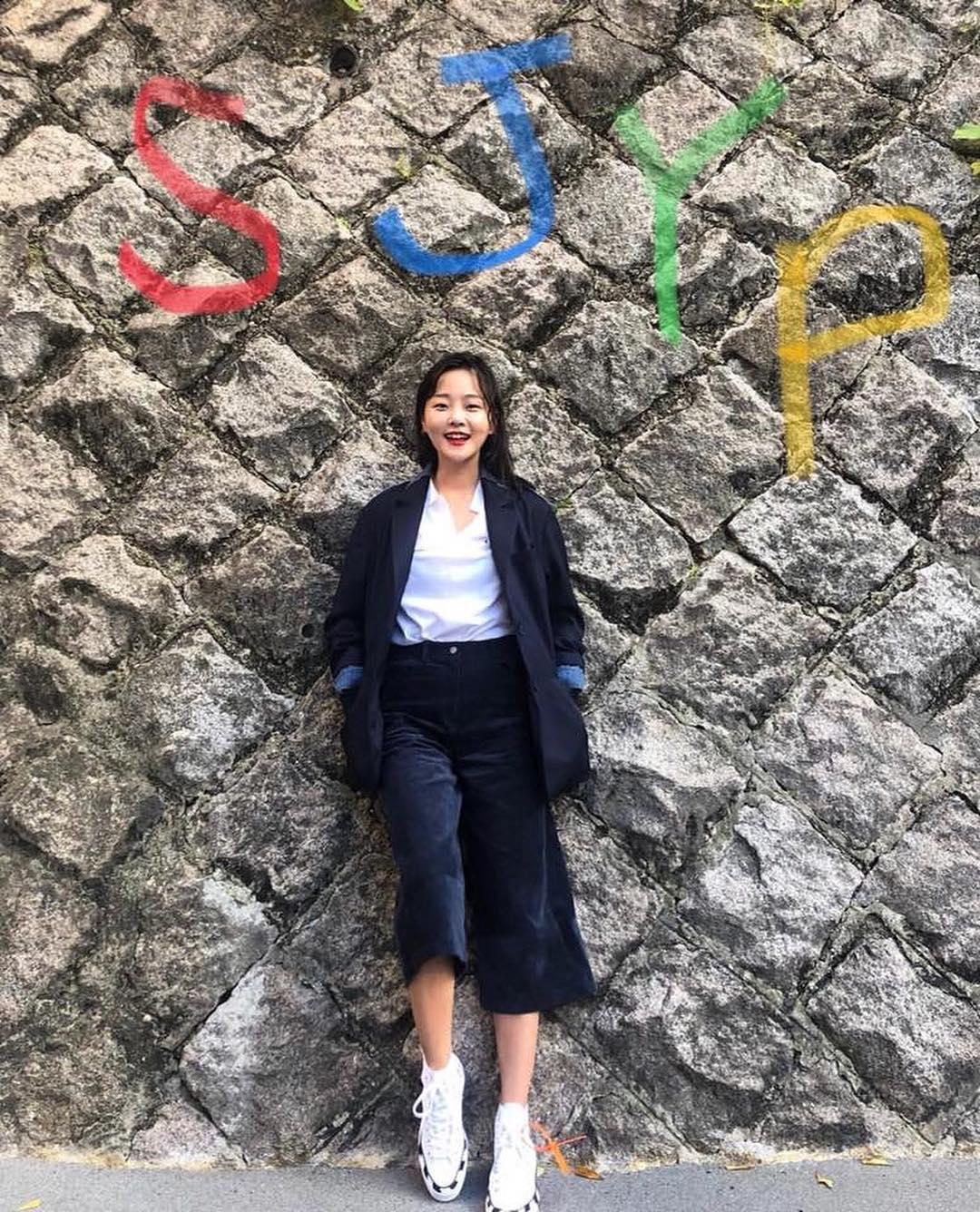 하얀옷 세상 어울리는 강승현🖤 이미지