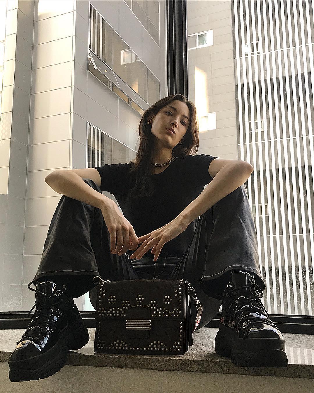 스윗 블랙🖤🌹한은비 x 에트로 이미지