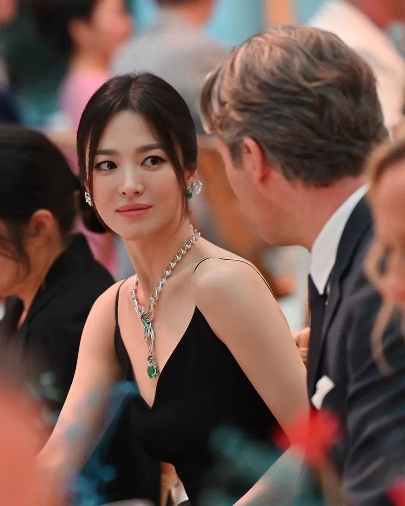 레전드 여신미모👑💫 혜교언니 이미지