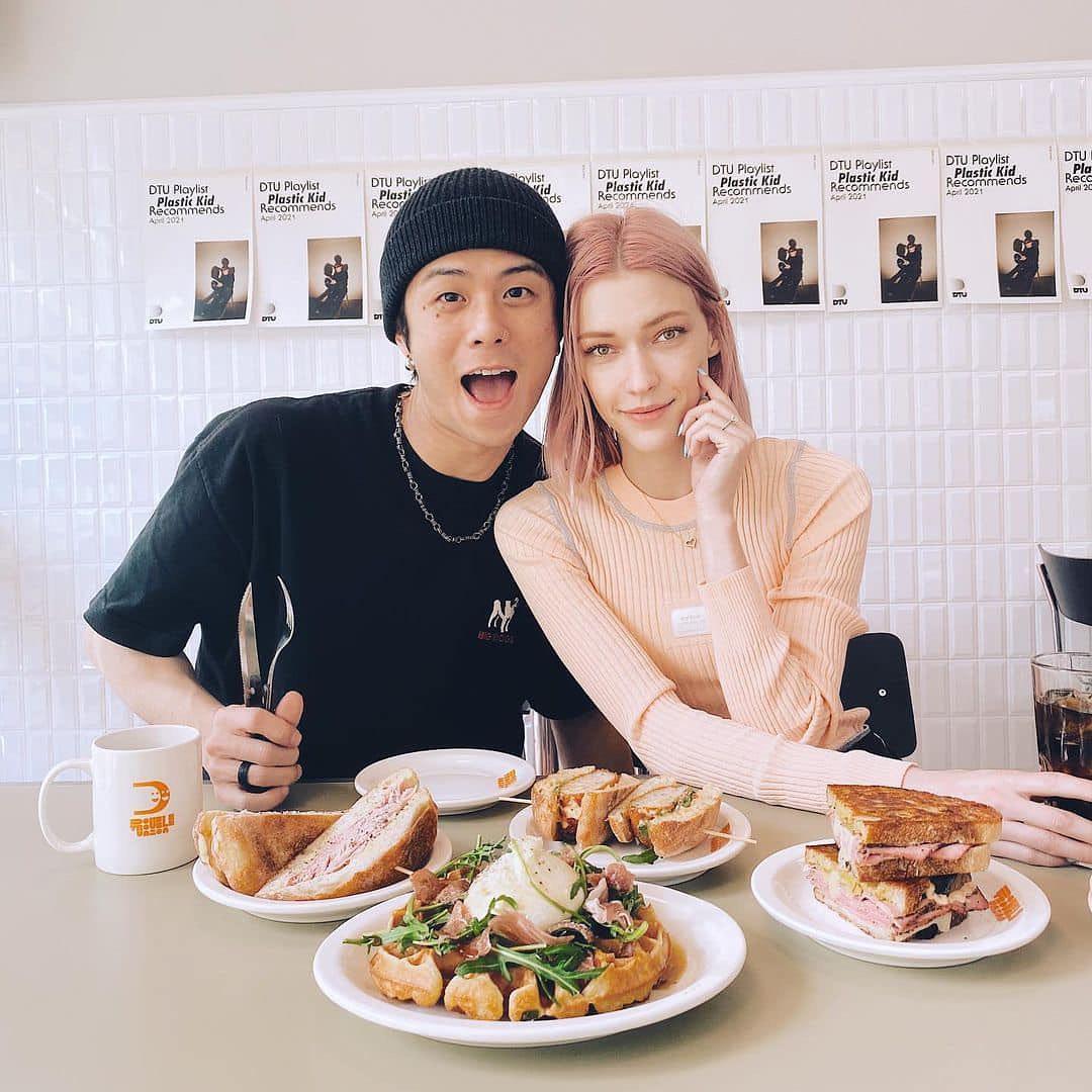 스테파니 미초바 이미지