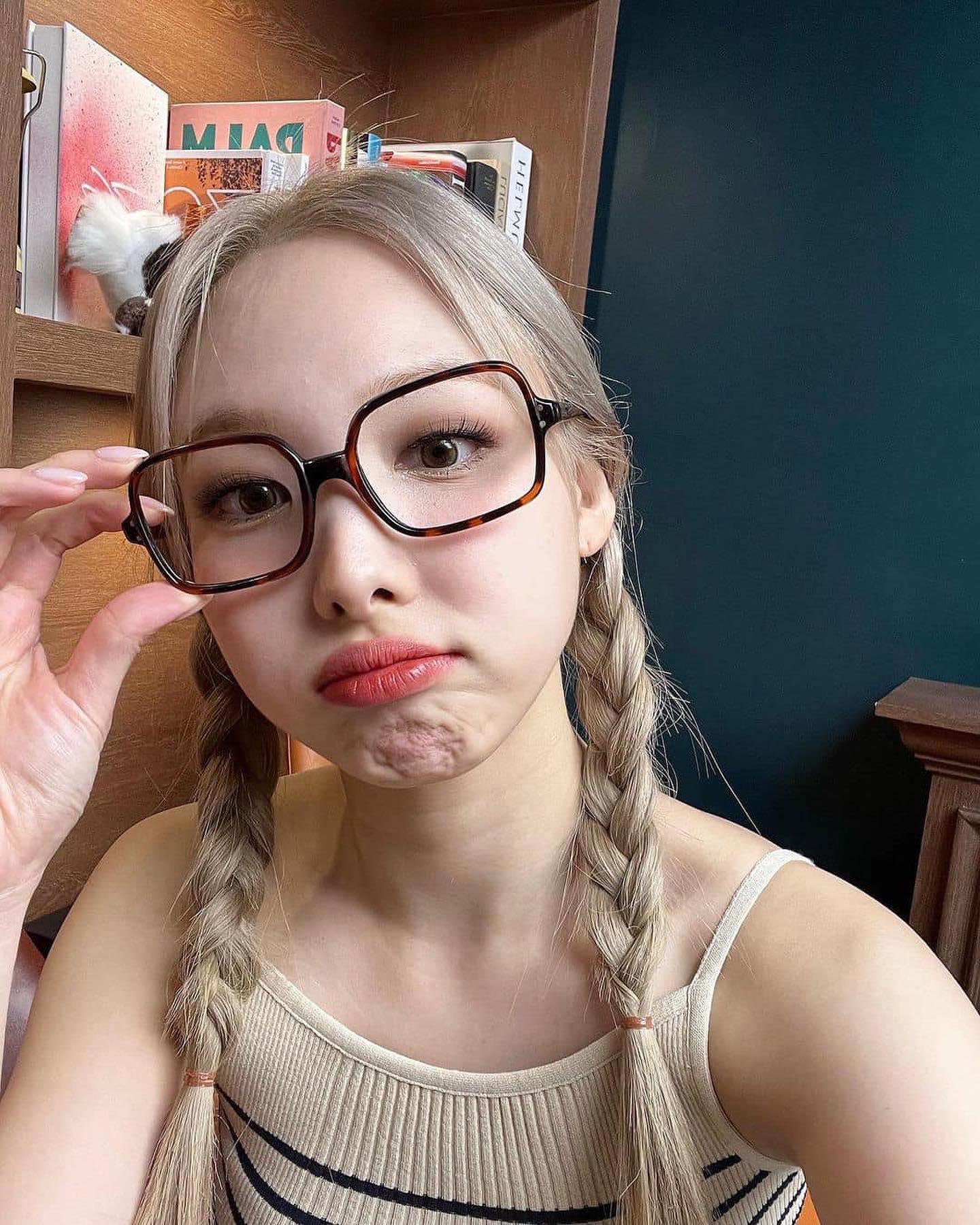 언니들이 픽한 뿔테핏🤓✨ 이미지"